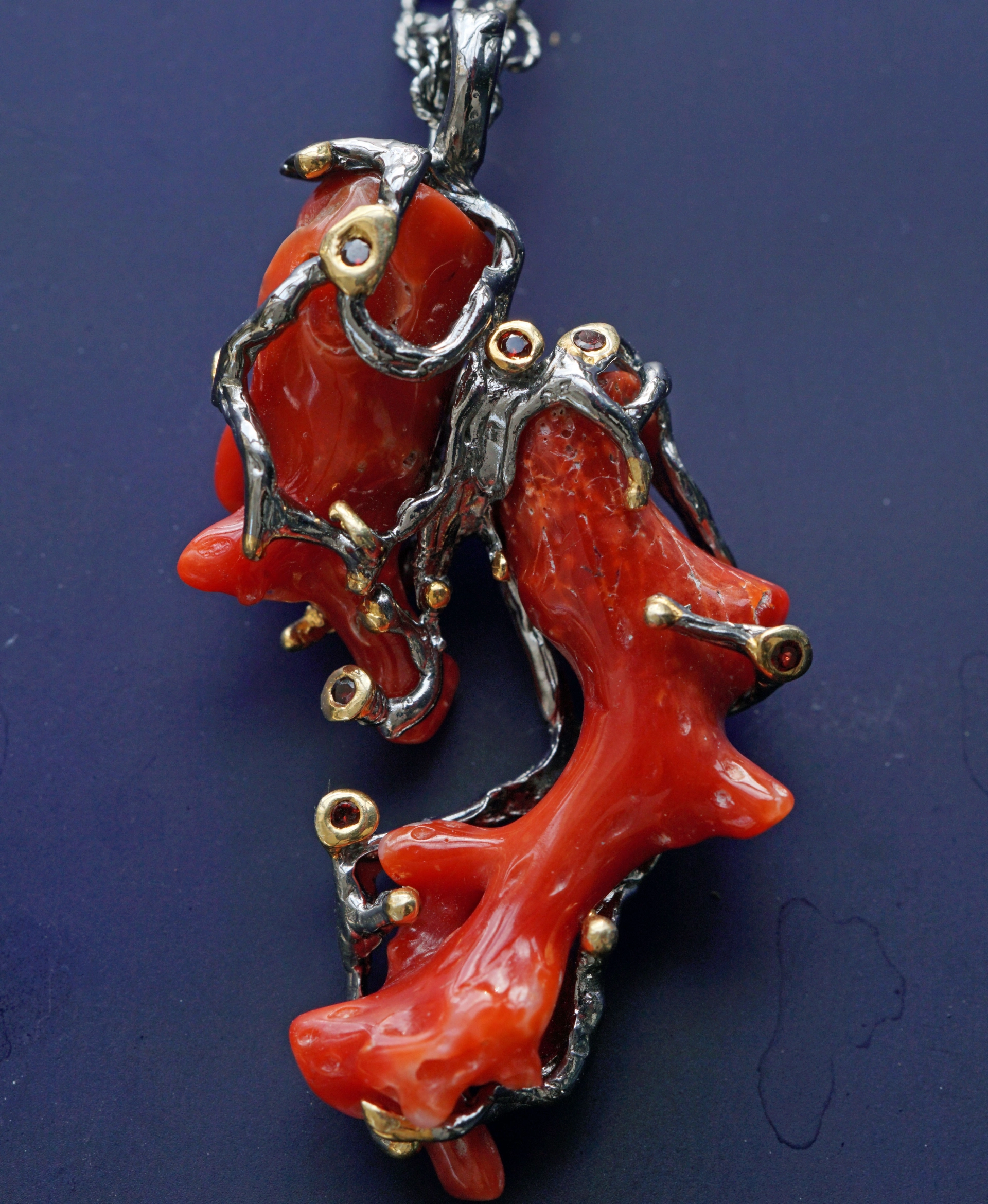 Anhänger Silber Koralle Saphir Kleines Kunstwerk Kette 50 cm lang Silber vergoldet