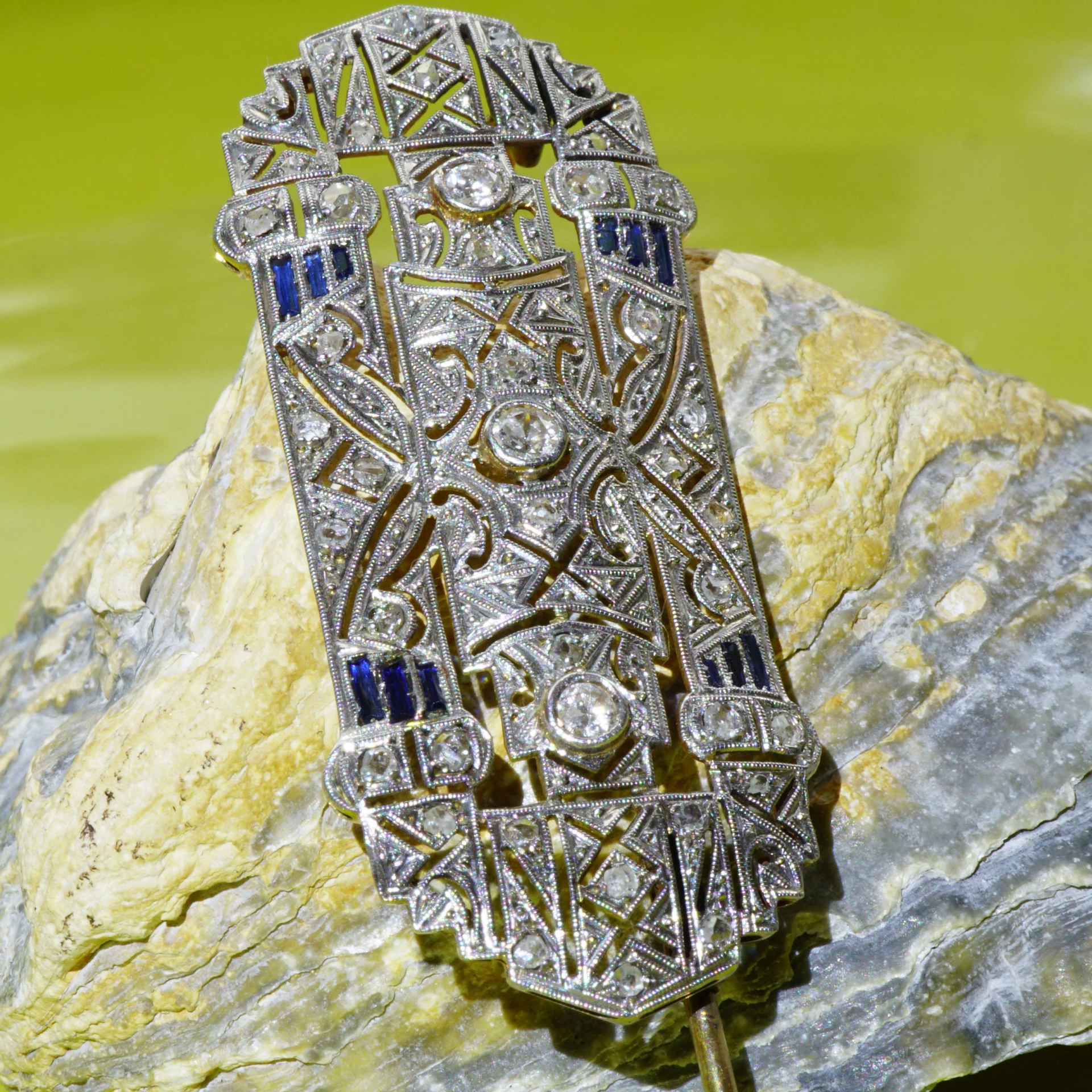Art Deco Brooch 1930 18 kt Whitegold Yellowgold 0.69 ct...great Time