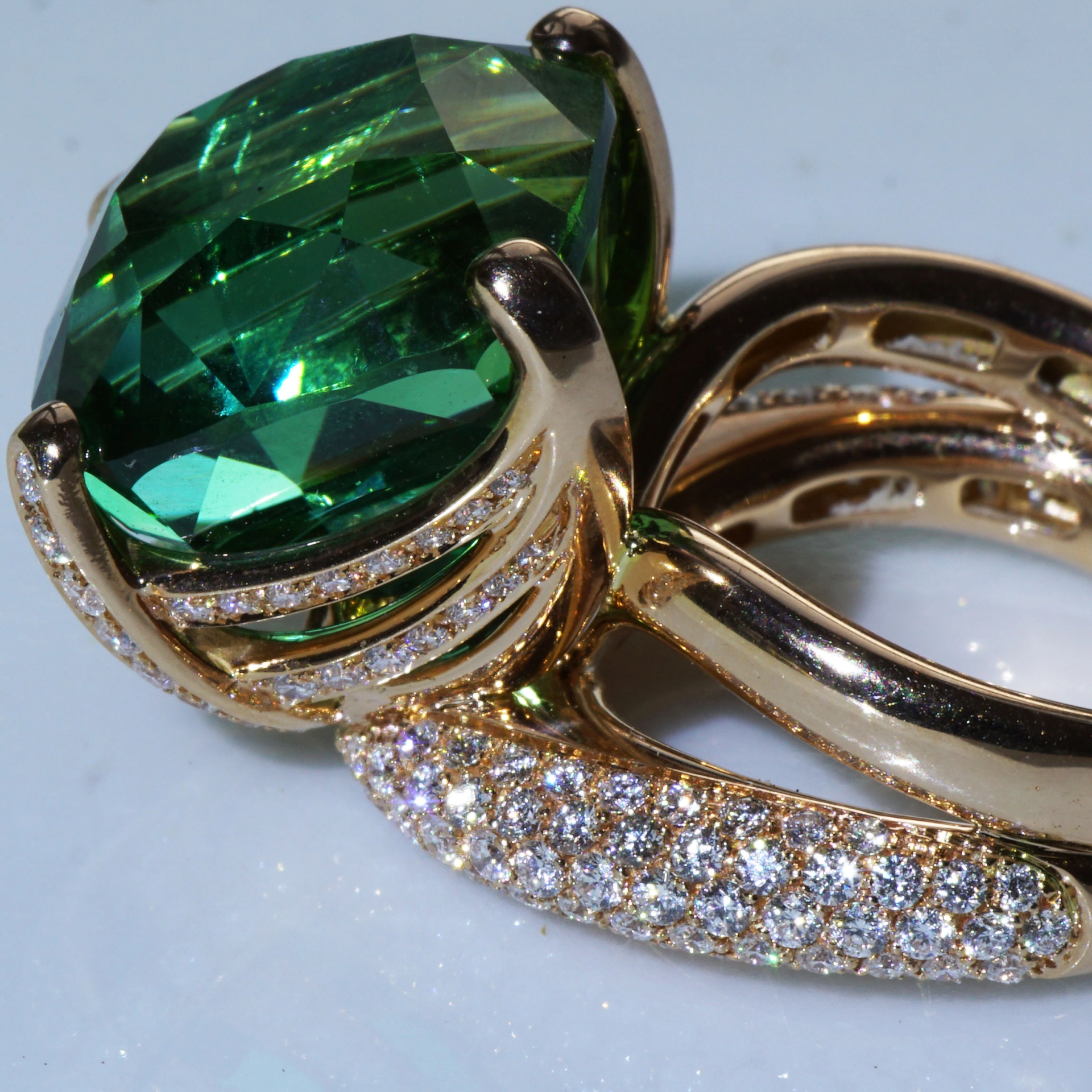 Tourmaline Diamond Ring 18kt Rosegold investment gem 25.15 ct Afghanistan green-bluish loupe clean AAA+ 16 x 16 x 14 mm