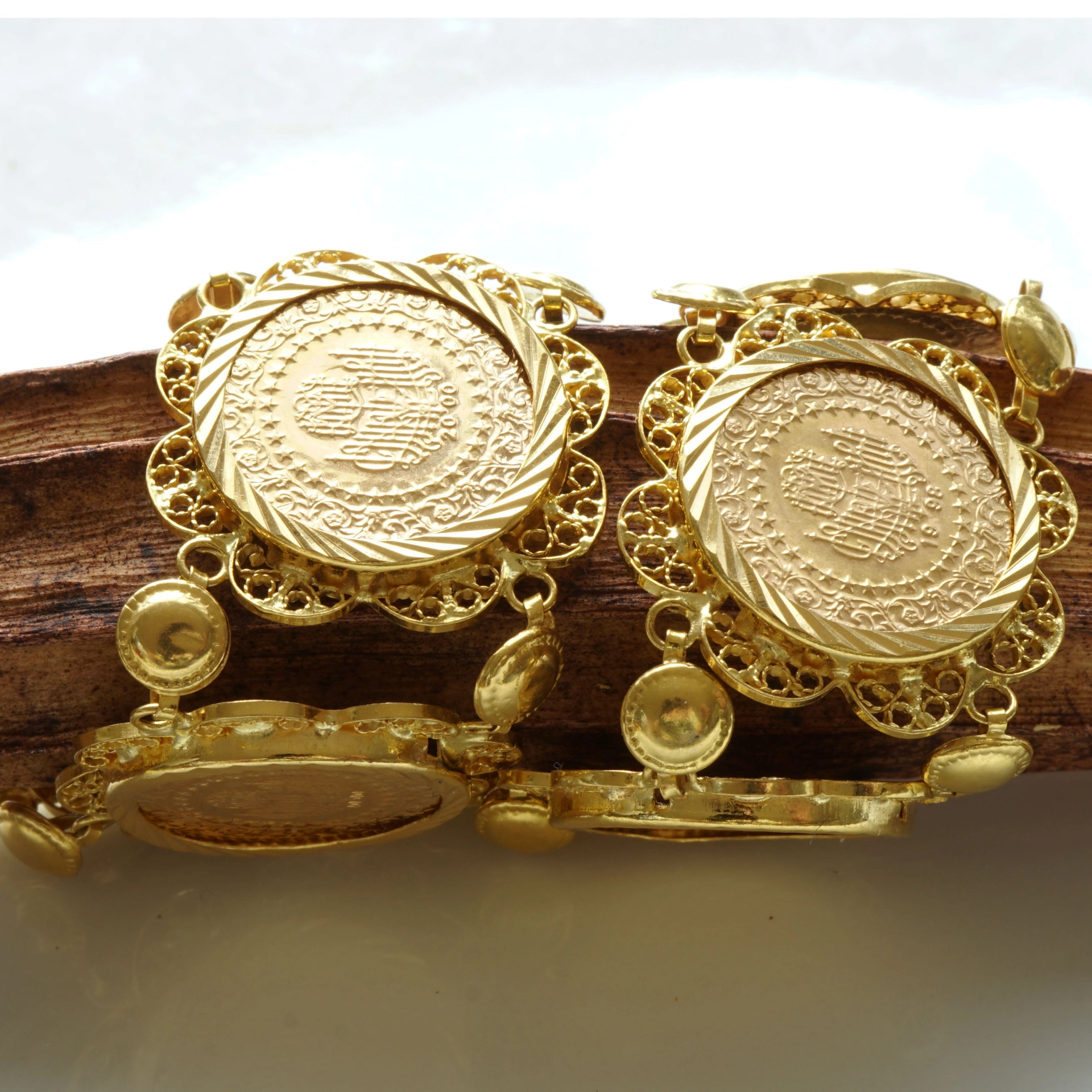 Coin Bracelet 916 Yellow Gold 32 Grams...perfect Gipsy Style