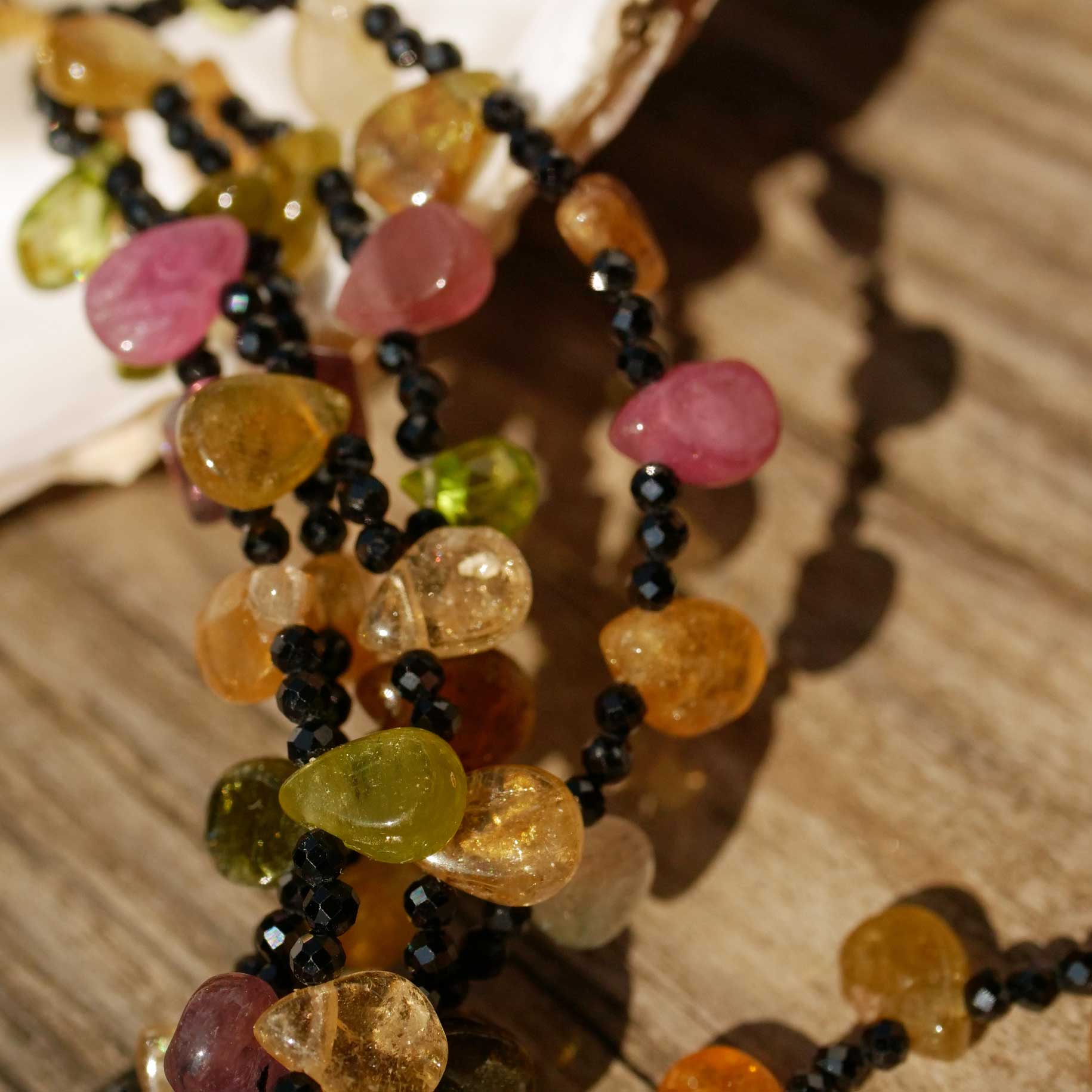 Turmalin Spinell Collier mit Magnetschliesse in 925er Silber/vergoldet 49,5 cm 5-reihig