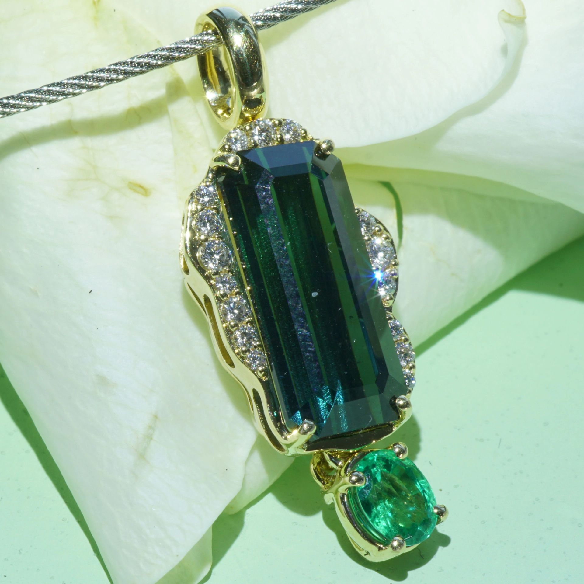 Tourmaline Emerald Pendant from Afghanistan 5.30 ct bicolor petrol blue green