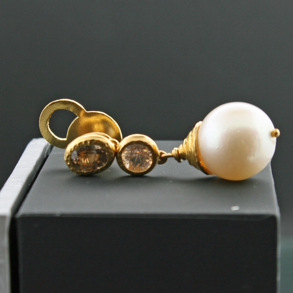 Zirkonia South Sea Pearl Earrings Silver Goldplated.....great big and blinky