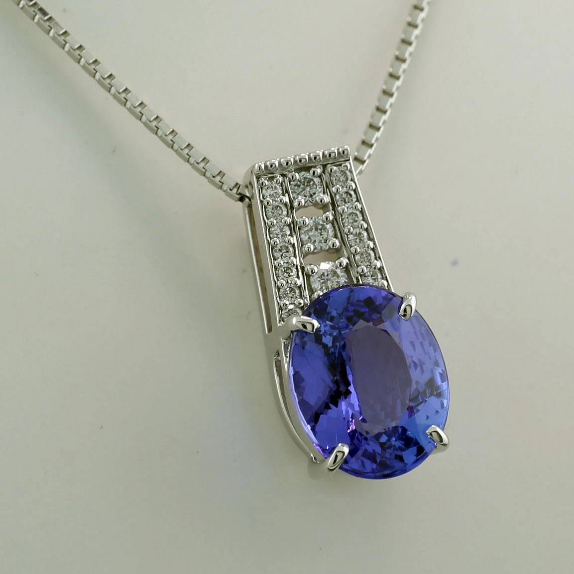 Tansanit Brillant Anhänger 900er-Platin 3.87 ct 0.198 ct