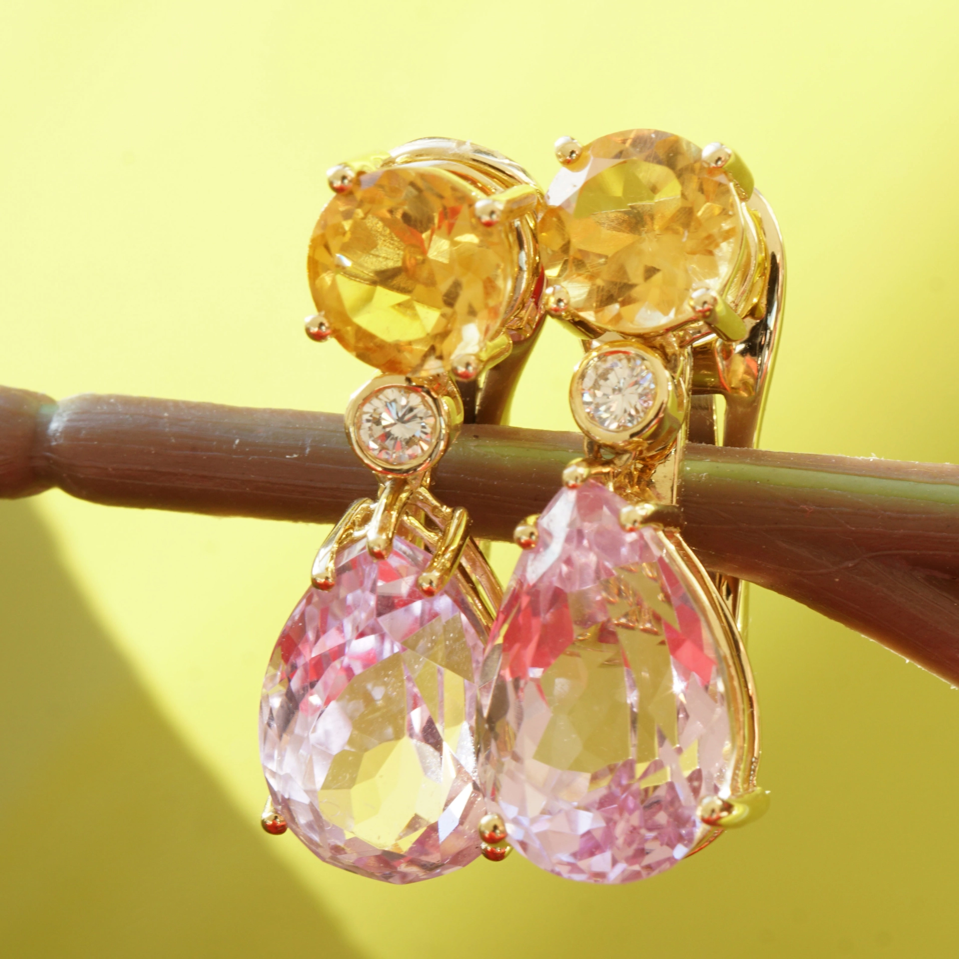 Kunzit Citrin Ohrhänger mit Brillanten in 750er Gelbgold Bloomy Passion