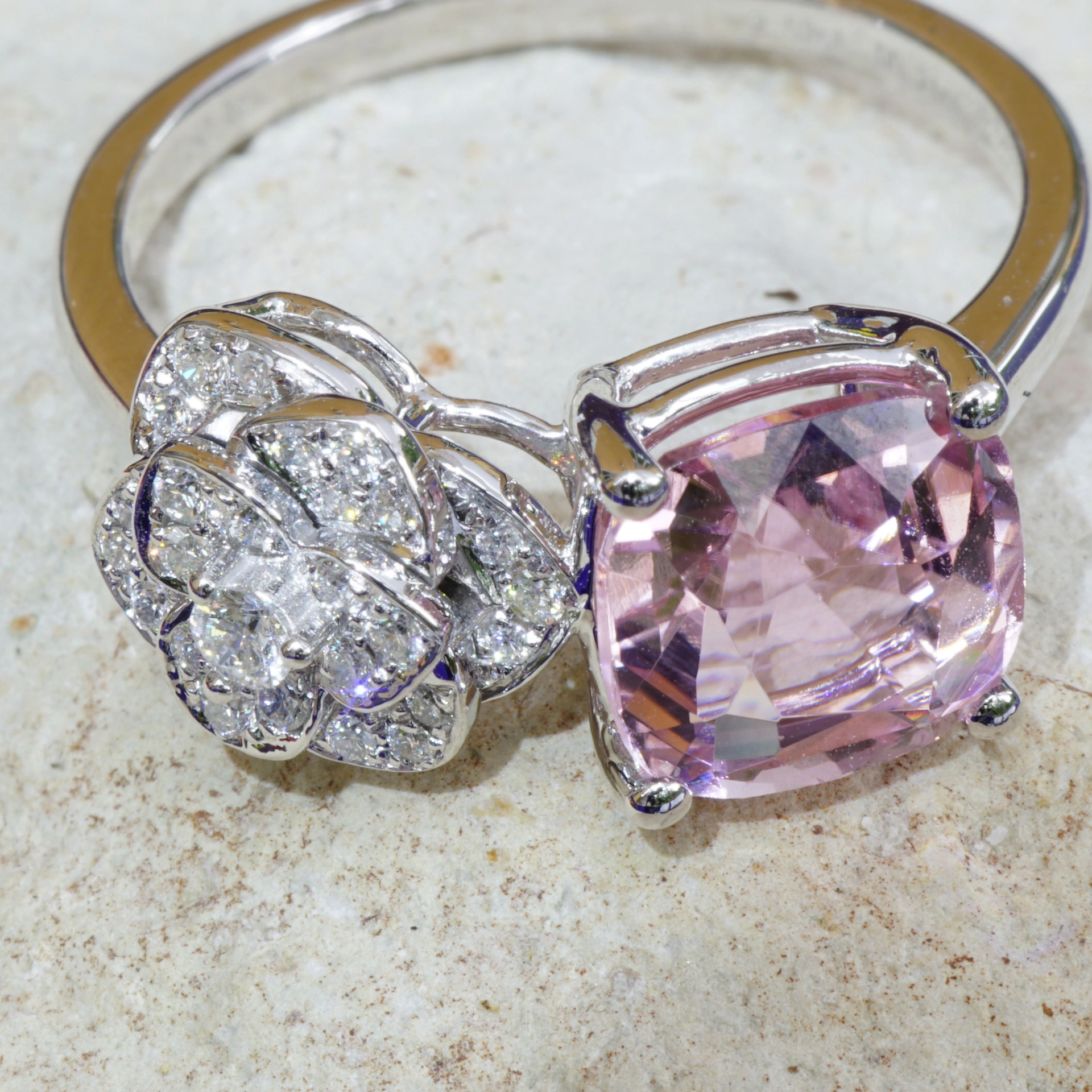 Tourmaline Diamond Ring 18 Whitegold ...a new series.....Viva en Rose.....