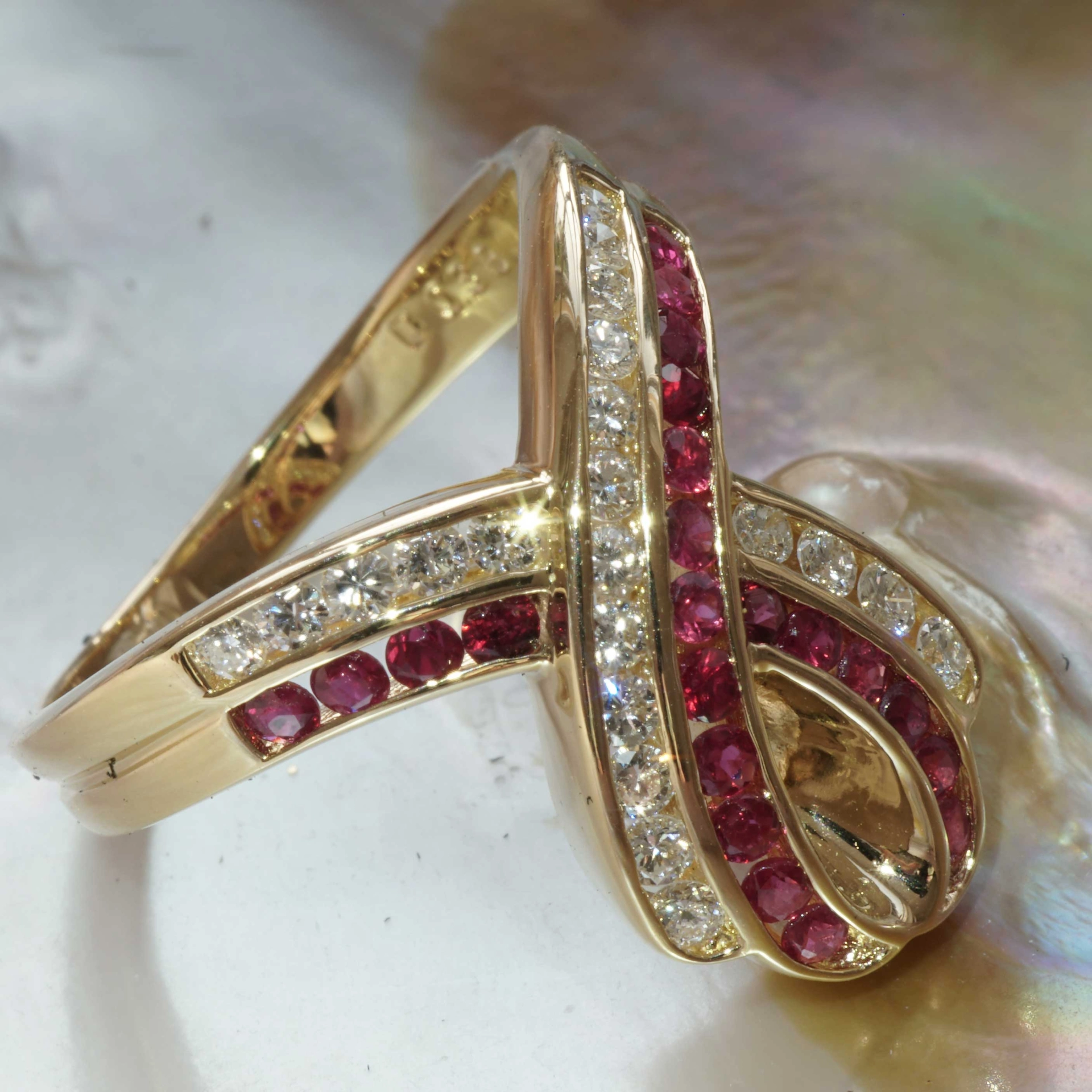 Rubin-Brillant-Ring-750er-Gelbgold-0-50-ct-0-38-ct-mit-Schwung-ins-Leben-SON03168 Ruby Brilliant Ring 18 kt Yellow Gold 0.50 ct 0.38 ct...with momentum into Life