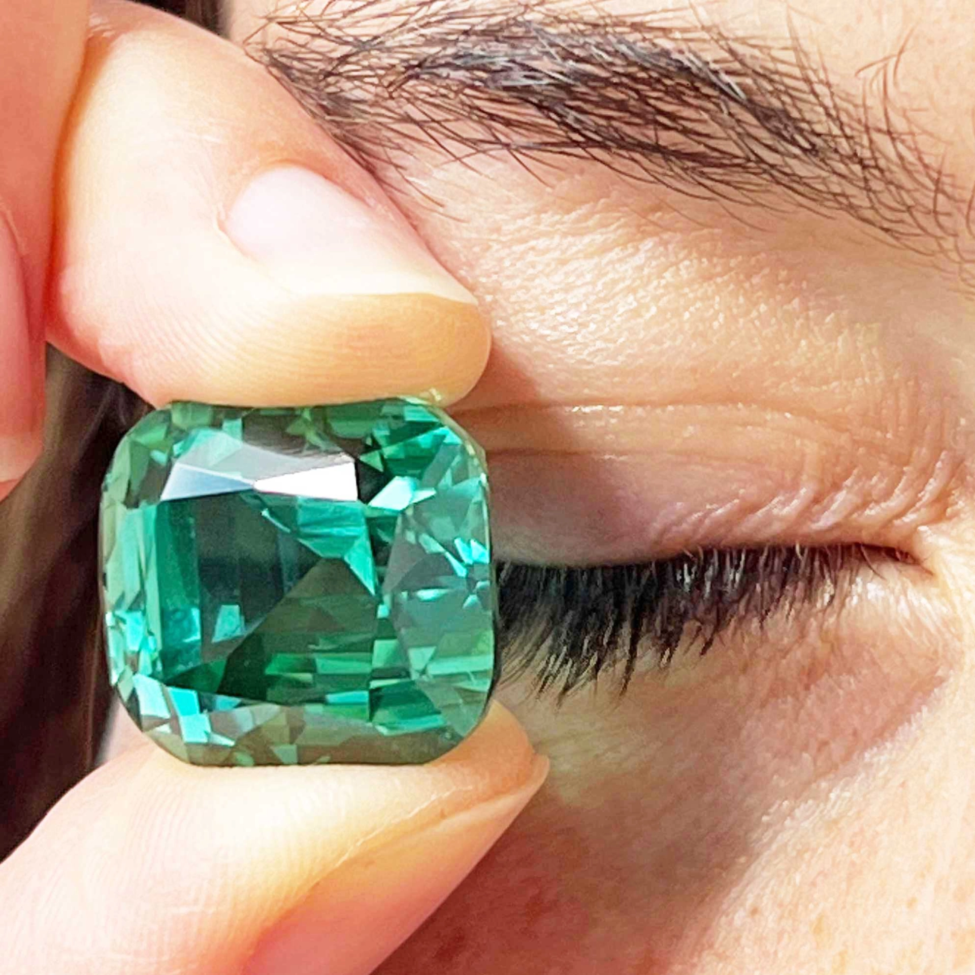 Lagoon Tourmaline in the super Class AAA+ 33.30 ct Afghanistan 98% pure Investment Gemstone