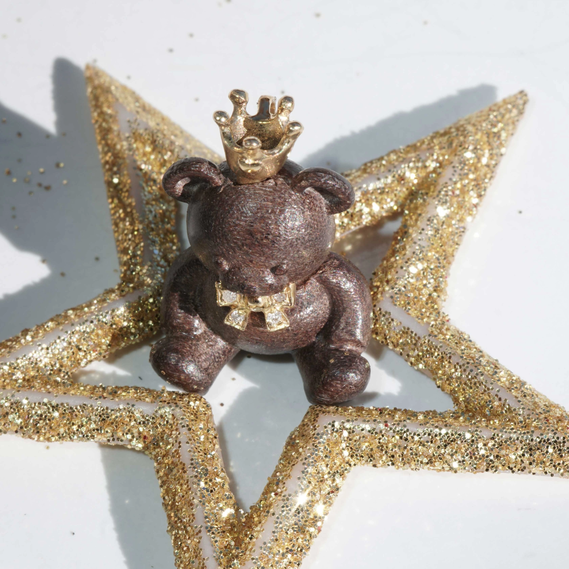 Brilliant Teddy Bear Pendant...so cute...18 kt Yellow Gold...precious Wood