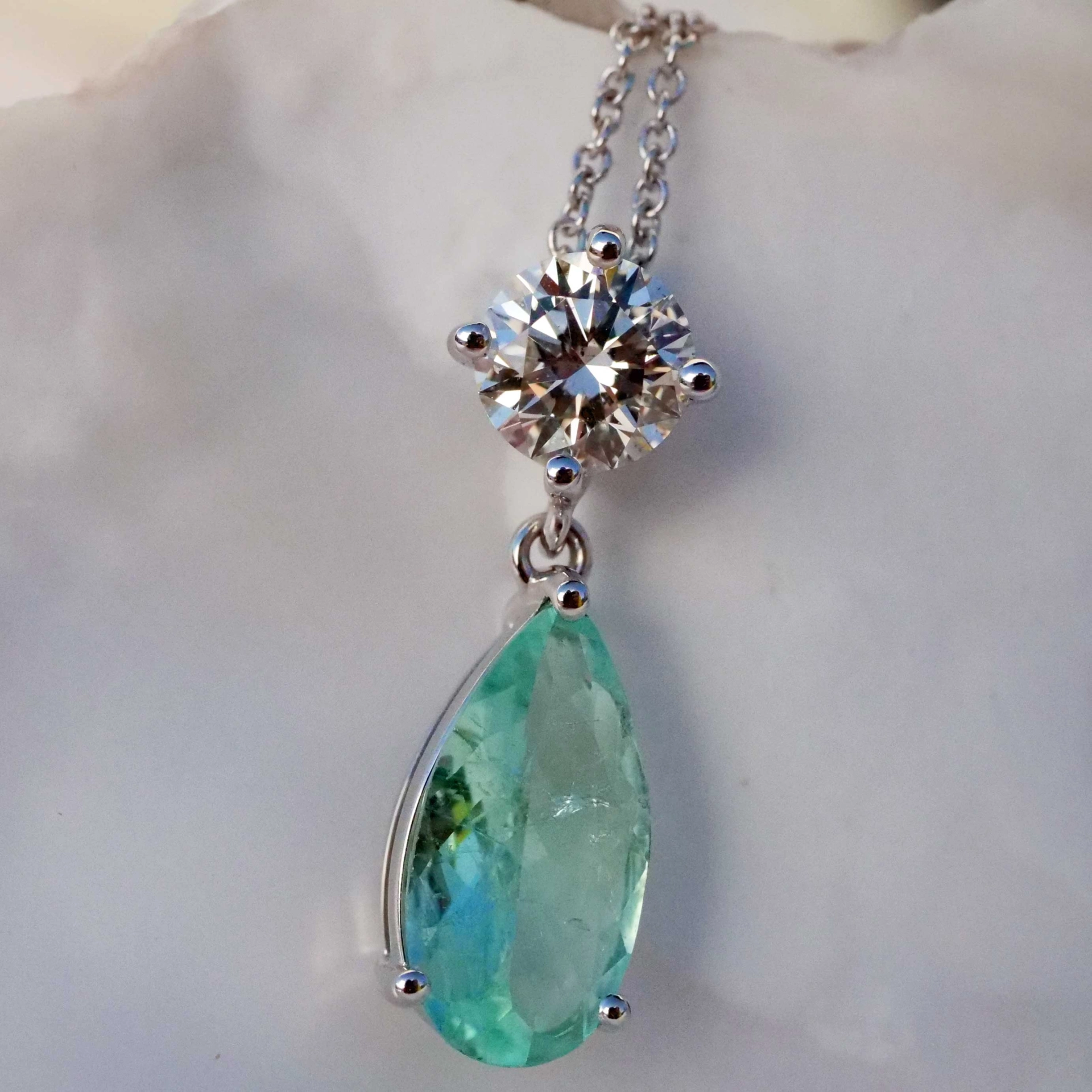Paraiba Tourmalin Tanzanite Brilliant Pendant 1.14 ct 0.56 ct GIA Certificate