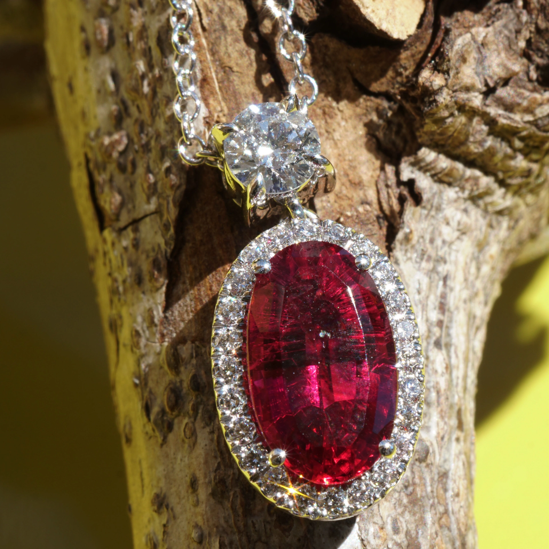 Rubelith Brilliant Pendant with Chain 750 White Gold from traditional goldsmiths...magnificently beautiful