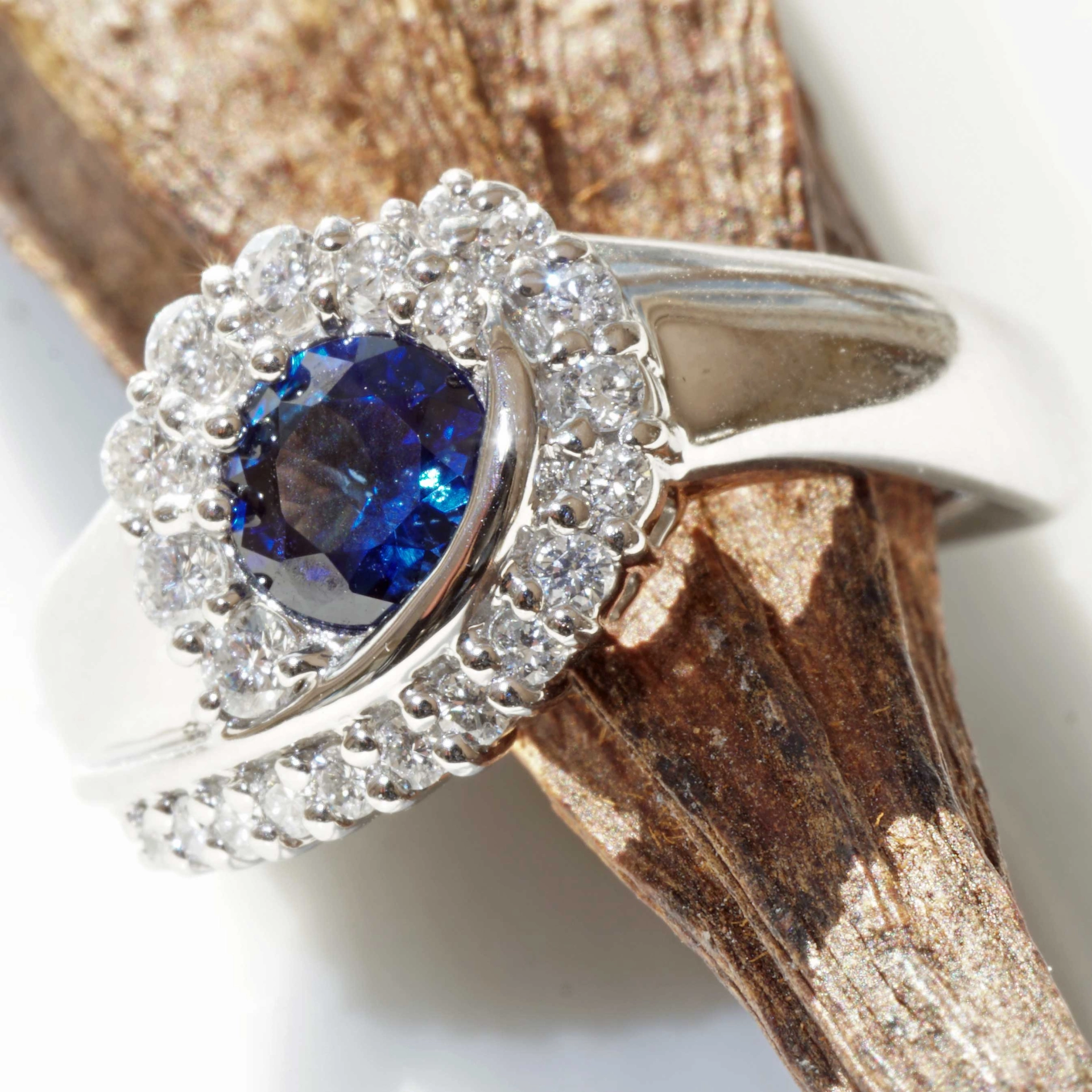 Saphire Diamond Ring Platinum 0.62 ct 0.34 ct...what a fine Quality...