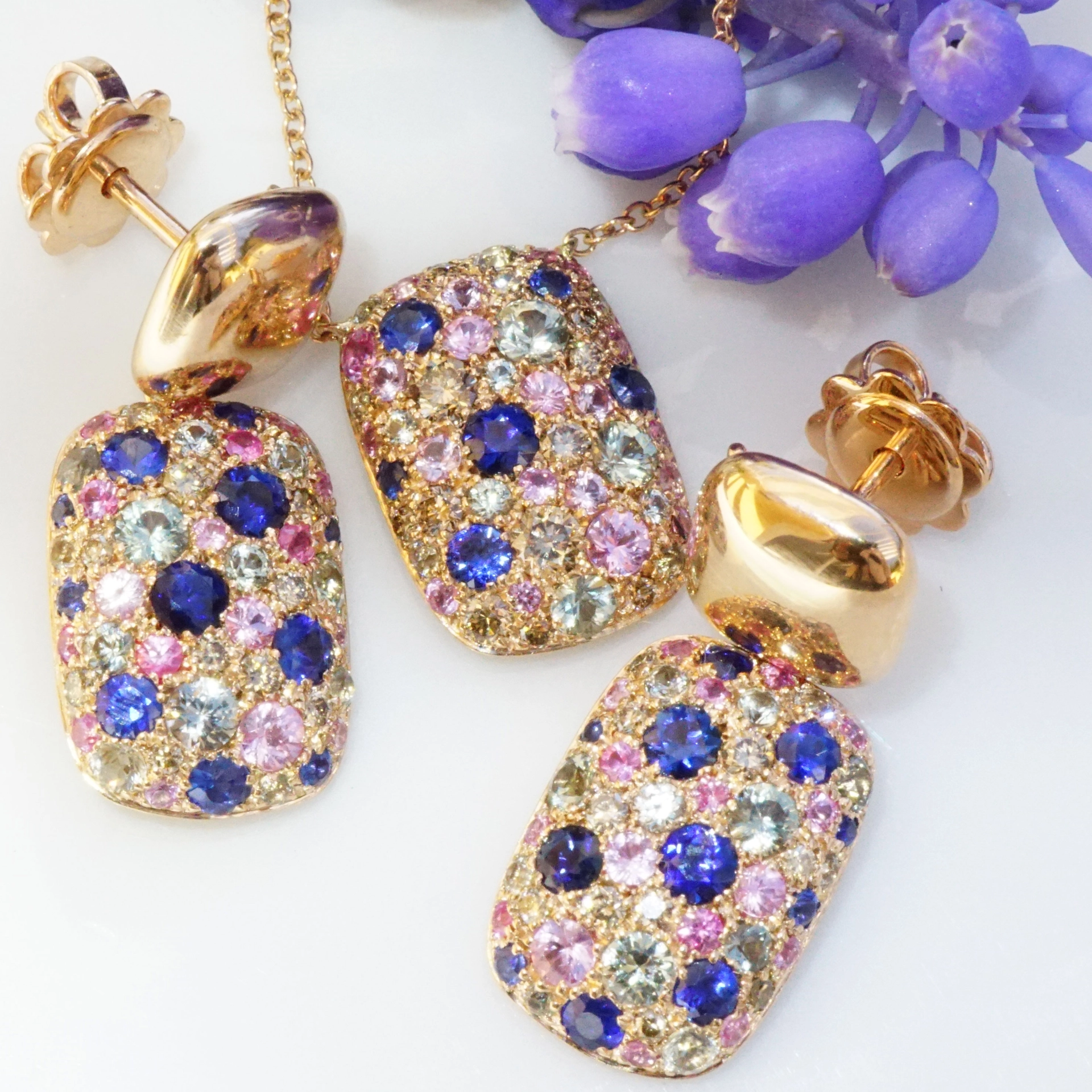 Saphire Brilliant Necklace 18 kt Rose Gold...wonderful play of Colors