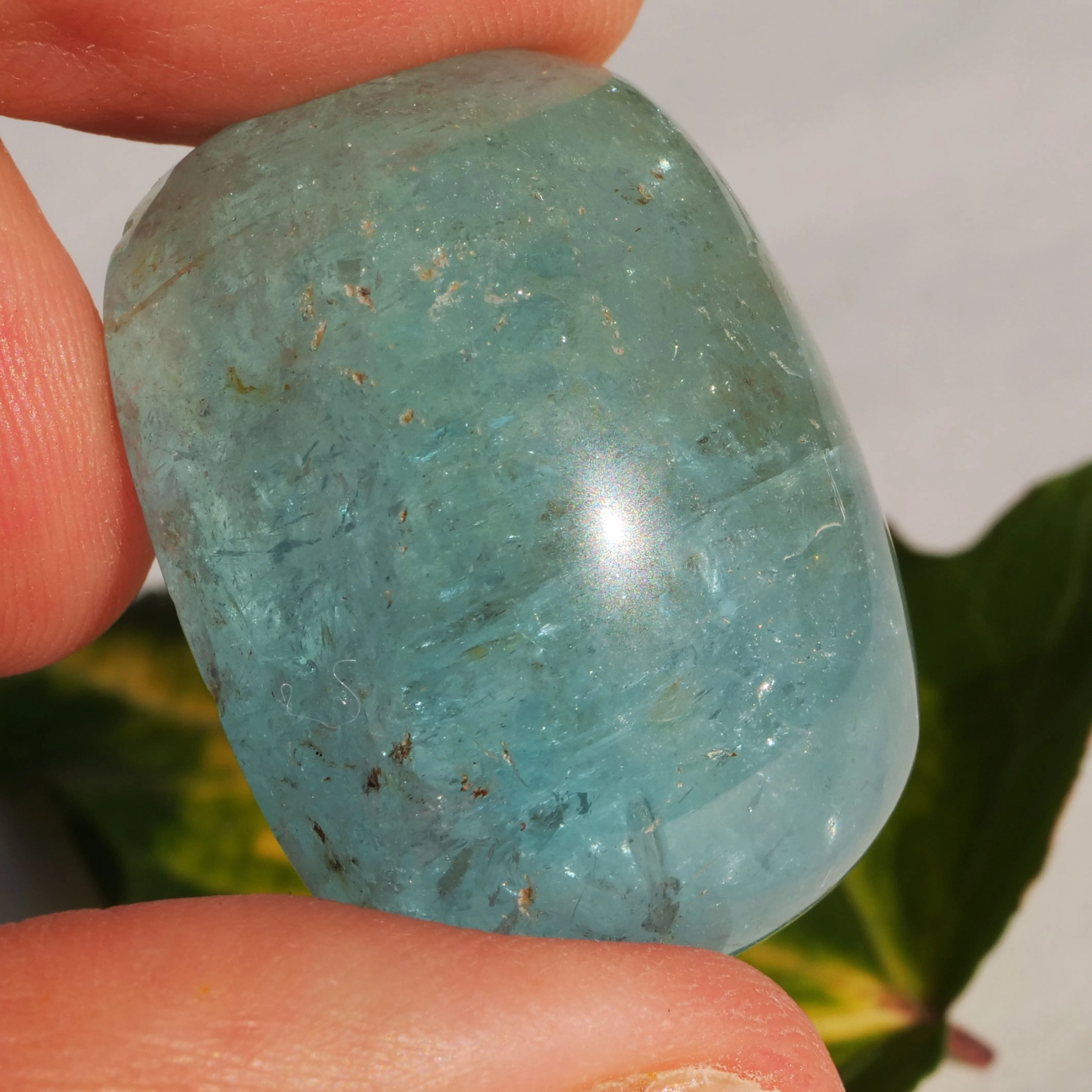 Aquamarin Cabochon 82 ct Frozen Blue Sky