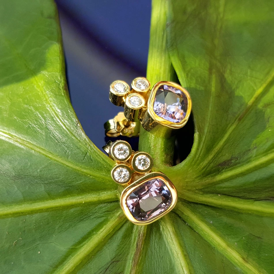 Farbenjäger Kollektion*Iris blue*Spinell Brillant Ohrstecker 585er Gold total 2.49ct