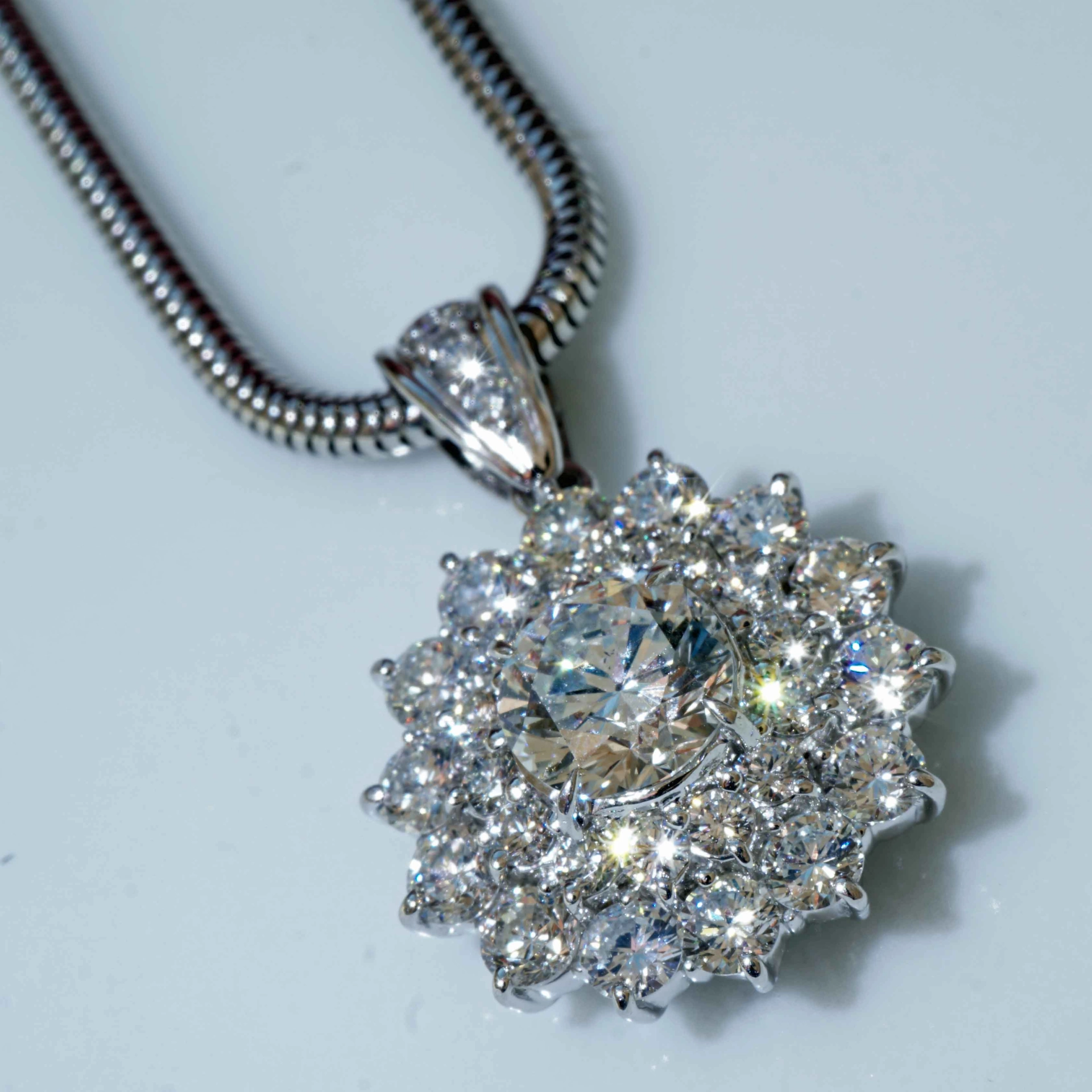Solitaire Pendant 1.022 ct 1.48 ct 900 Platinum high-end Rosette Shape