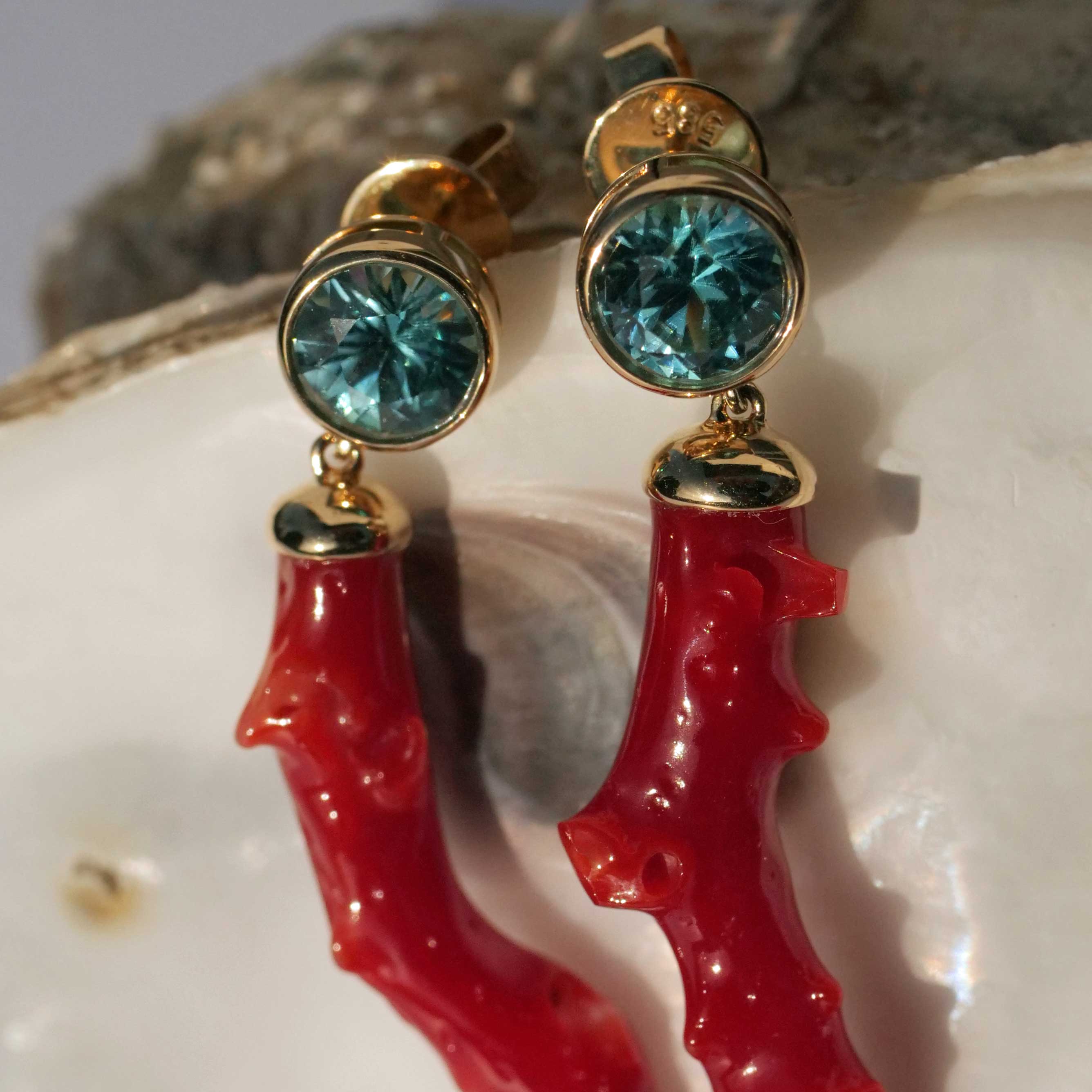 Korall Ast  Blau Zirkon Ohrhänger 585er Gelbgold...Eintauchen in die Welt der Meere 2.35 ct 20 ct 