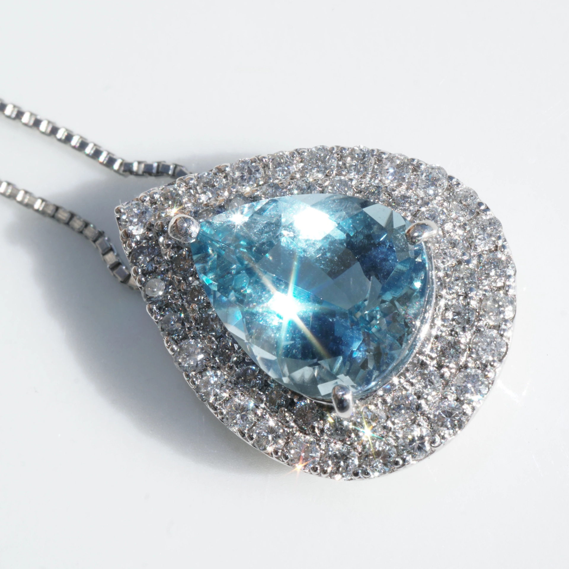 Santa Maria Aquamarin Brilliant Pendant 2.73 ct  950 platinum 0.63 ct Rare Color