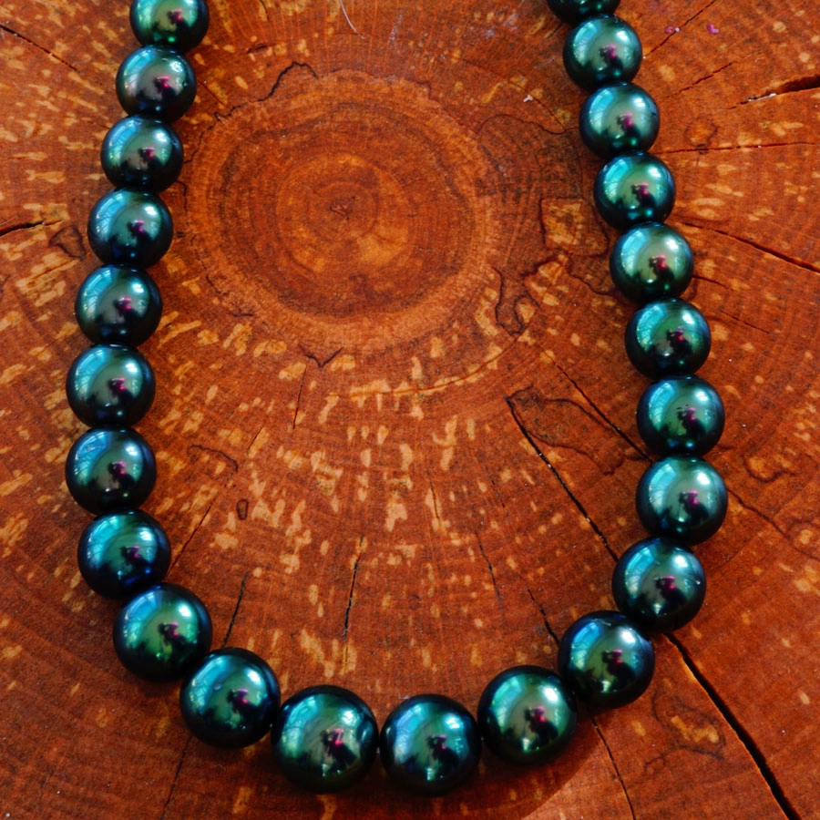 Tahiti Zuchtperl Collier Schwarz AAA+ starke Überfarben / Peacock 9-11,6 mm rund