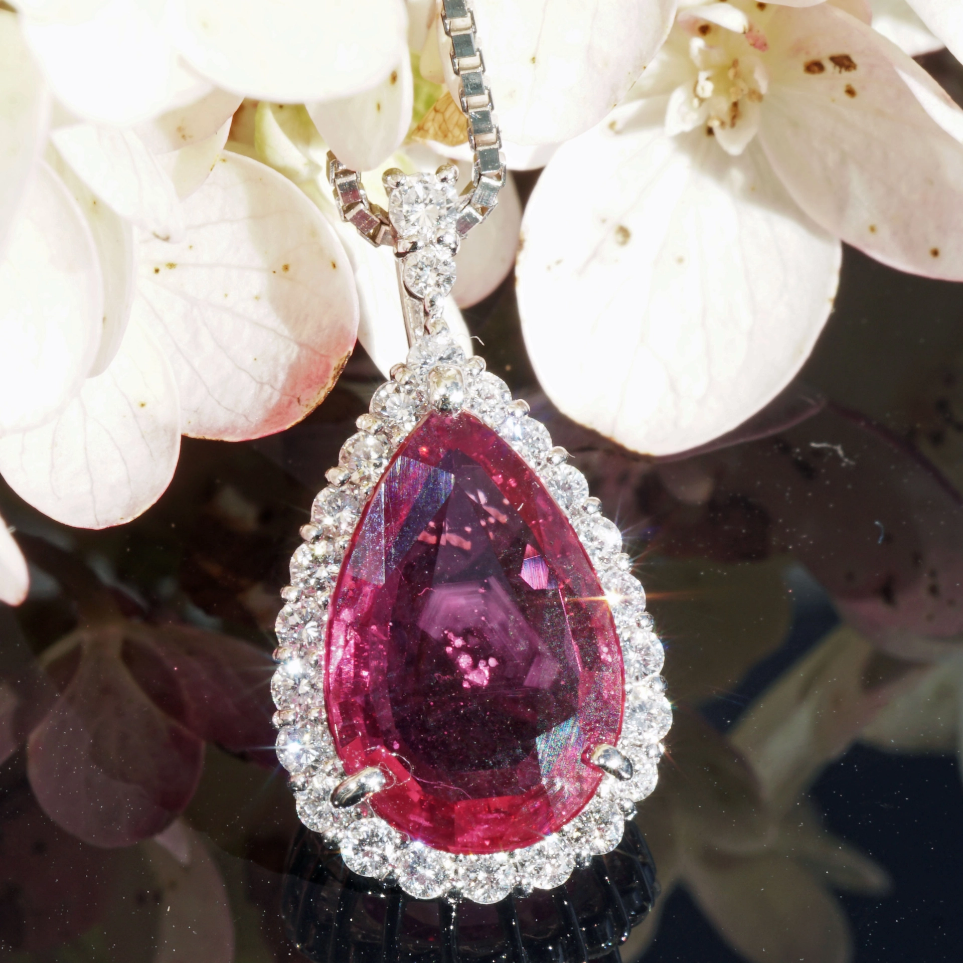 Rubin-Brillant-Anhaenger-3-03-ct-unerhitzt-Mosambik-AIGS-Zertifikat-950er-Platin-SON02720 Ruby Brilliant Pendant 3.03 ct unheated Mozambique AIGS Certificate 950 platinum 0.43 ct Rare Size