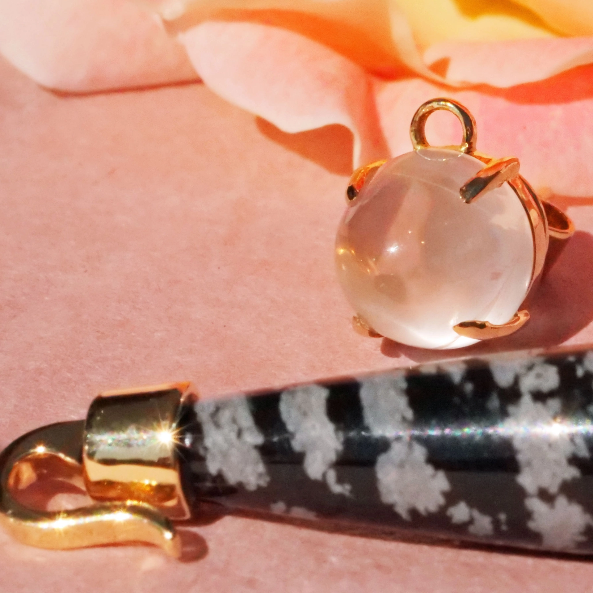 Snowflakes Obsidian Rosequartz Earrings 18 kt Yellowgold..wonderful natural Gems