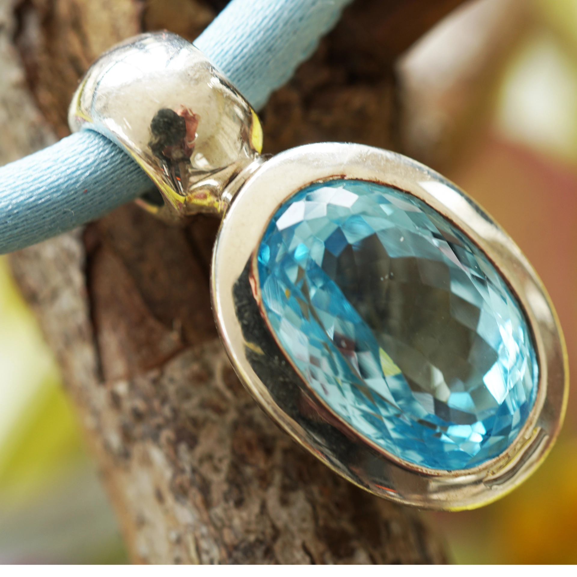 Blautopas Anhänger in 925er Silber rhodiniert 30 mm x 15,5 mm blue mood