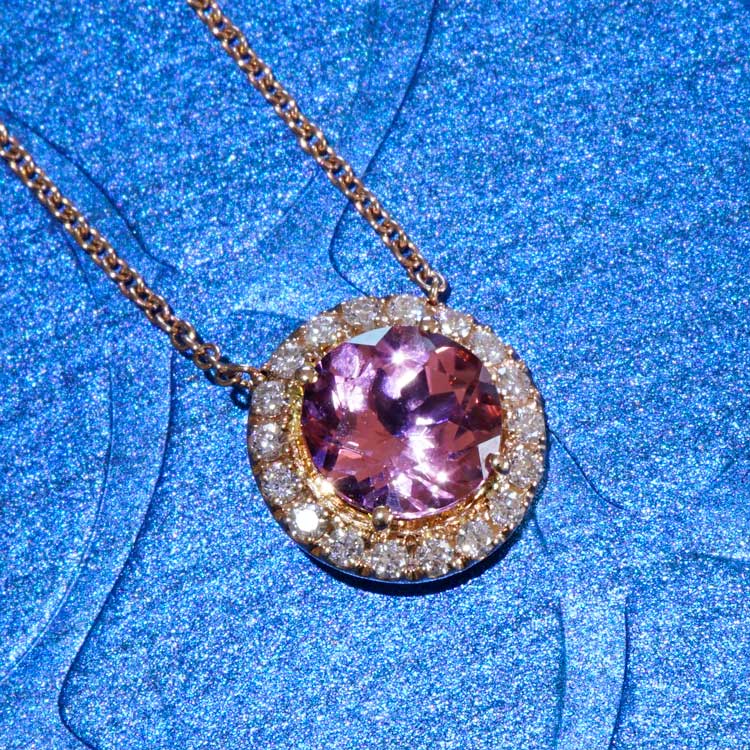 Tourmaline Brilliant Necklace 750 Rose Gold... Pink to fall in love with.... an eye-catcher and mood maker