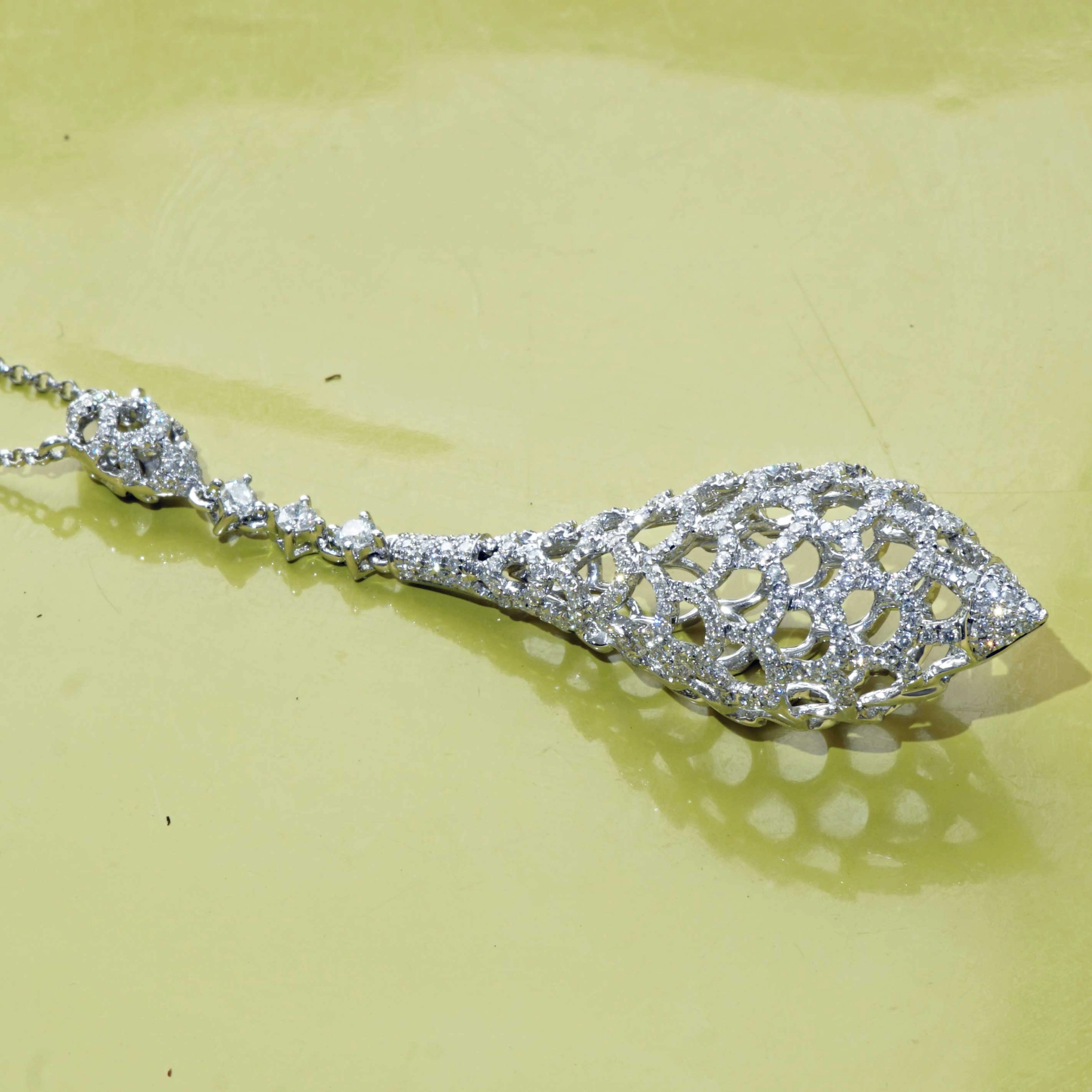 Brilliant pointed Pampel necklace 750 White Gold 1.10 ct TW-W VVS-VS exciting Grid Structure