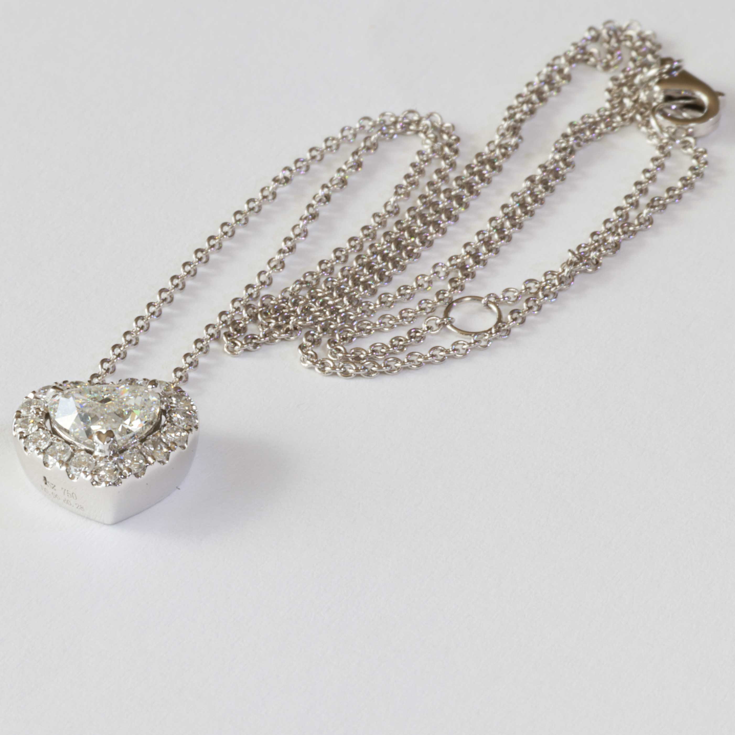 Necklace with Heart full cut brilliant approx. 0.90 ct, H (white) / SI2  GIA report 18 kt White Gold