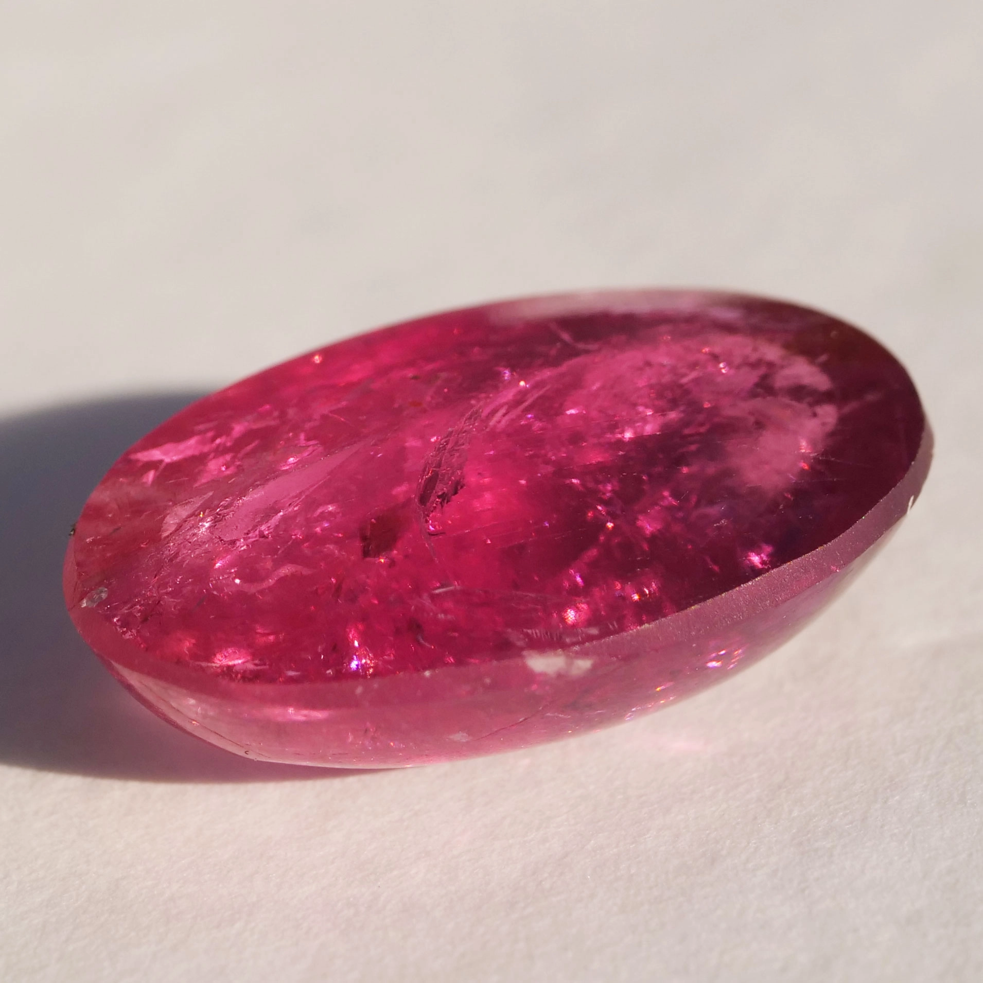 Tourmalin electric pink 14.04 ct Cabochon AA+ Great Color