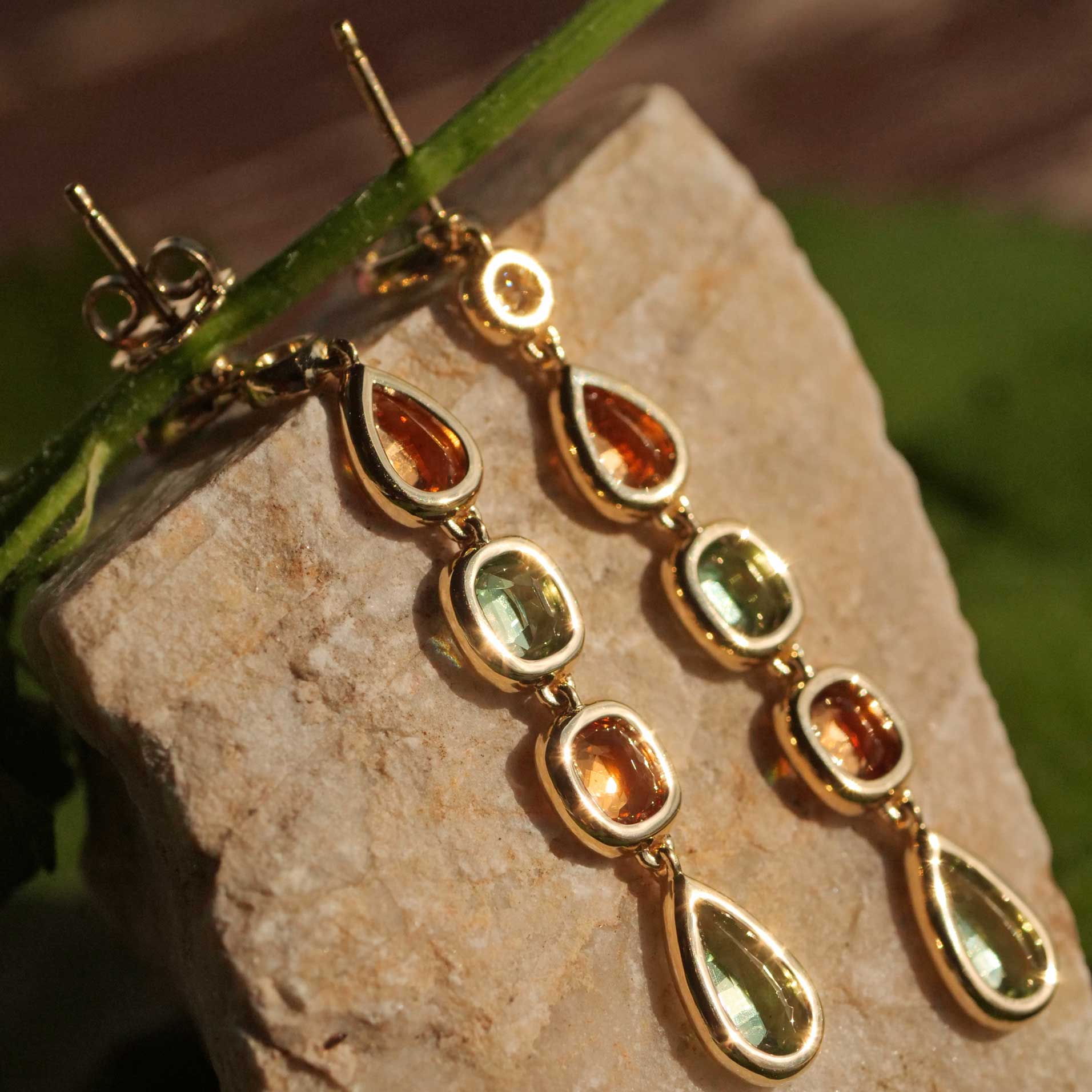 Rare Mandarin Garnet Brilliant Tsavorite Earrings 750 Yellow Gold 6.21 ct 0.24 ct Exceptional Color Orange and Green