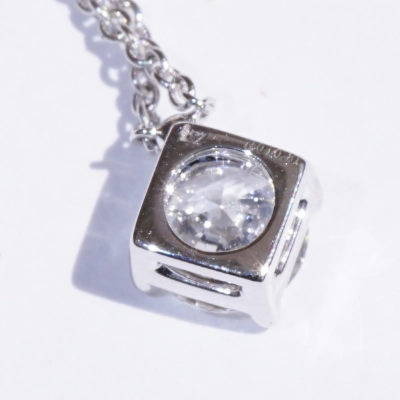 Round full cut brilliant approx. 0.60 ct D (very fine white) / SI2 (small inclusions) with GIA report