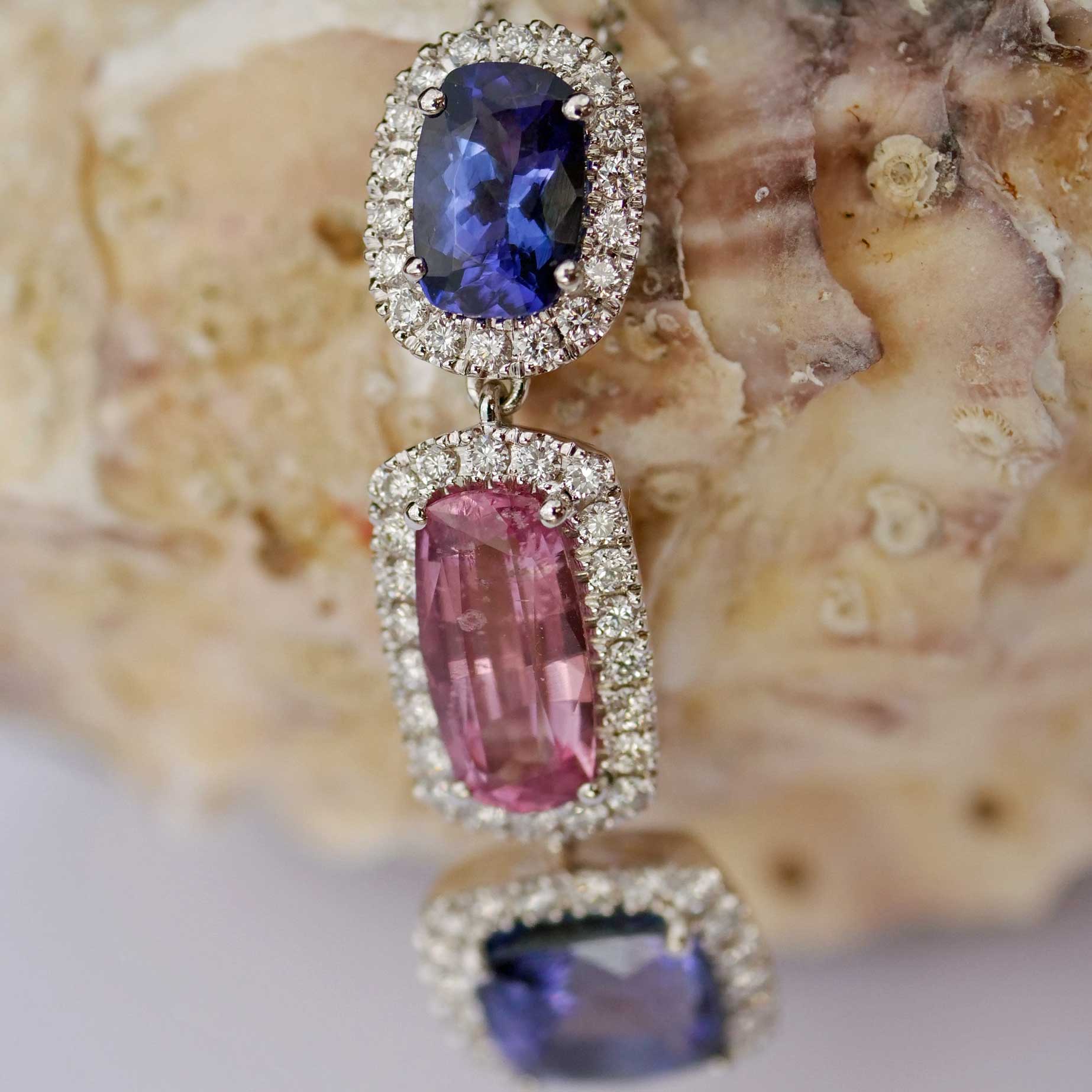Tanzanite Spinel Brilliant Pendant w. Chain 750 White Gold 6 ct 0.70 AAA+ Blue Lily and Dream Pink