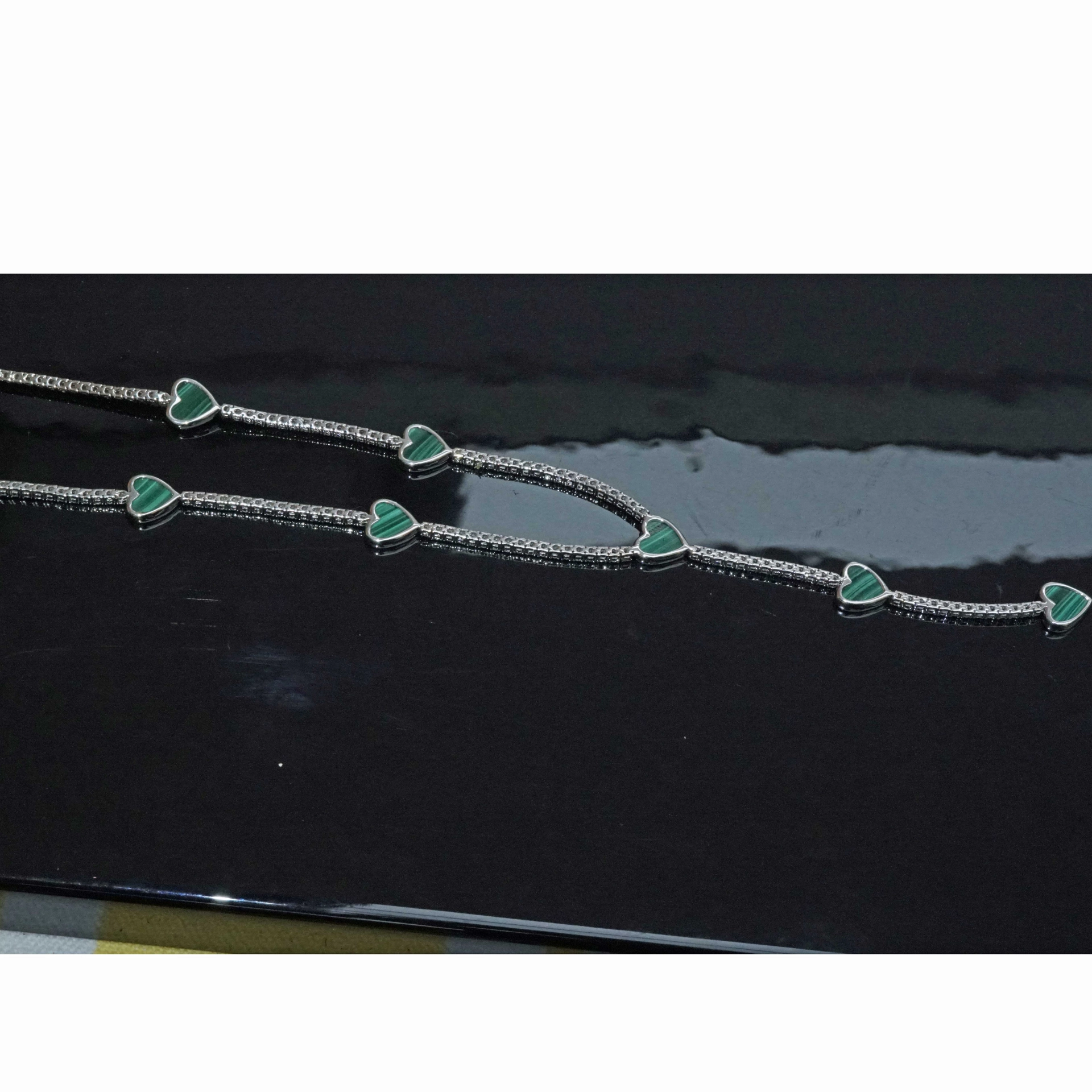 Malachite Brilliant Y-Necklace 18 kt White Gold 3.20 ct...what a elegant Design