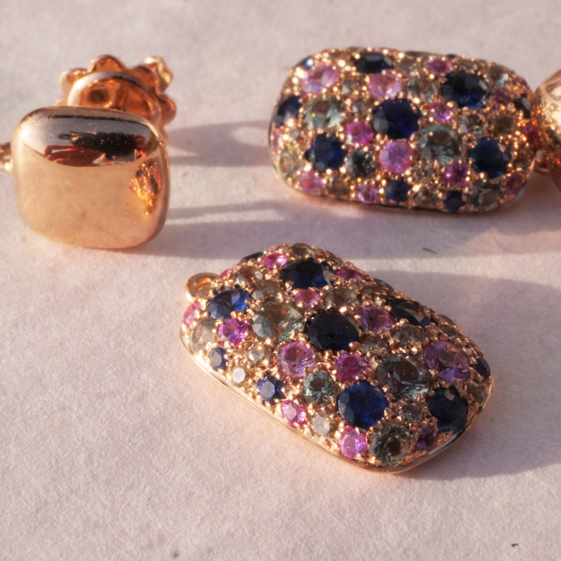 Saphire Diamond Earrings...18 kt Rose Gold...wonderful Play with Colors