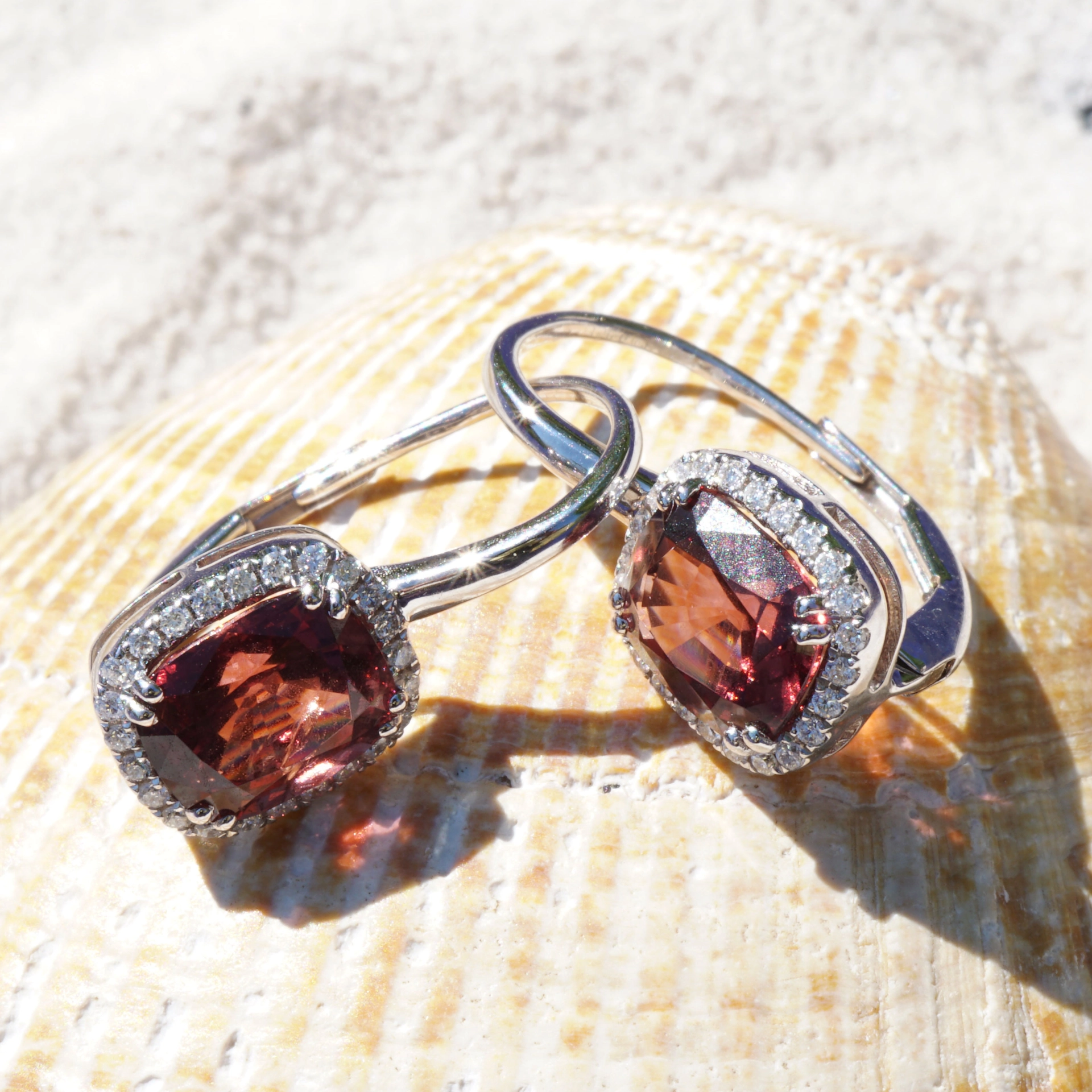 Spinel Diamond Earrings 18 kt Whitegold....from Burma popular Color 