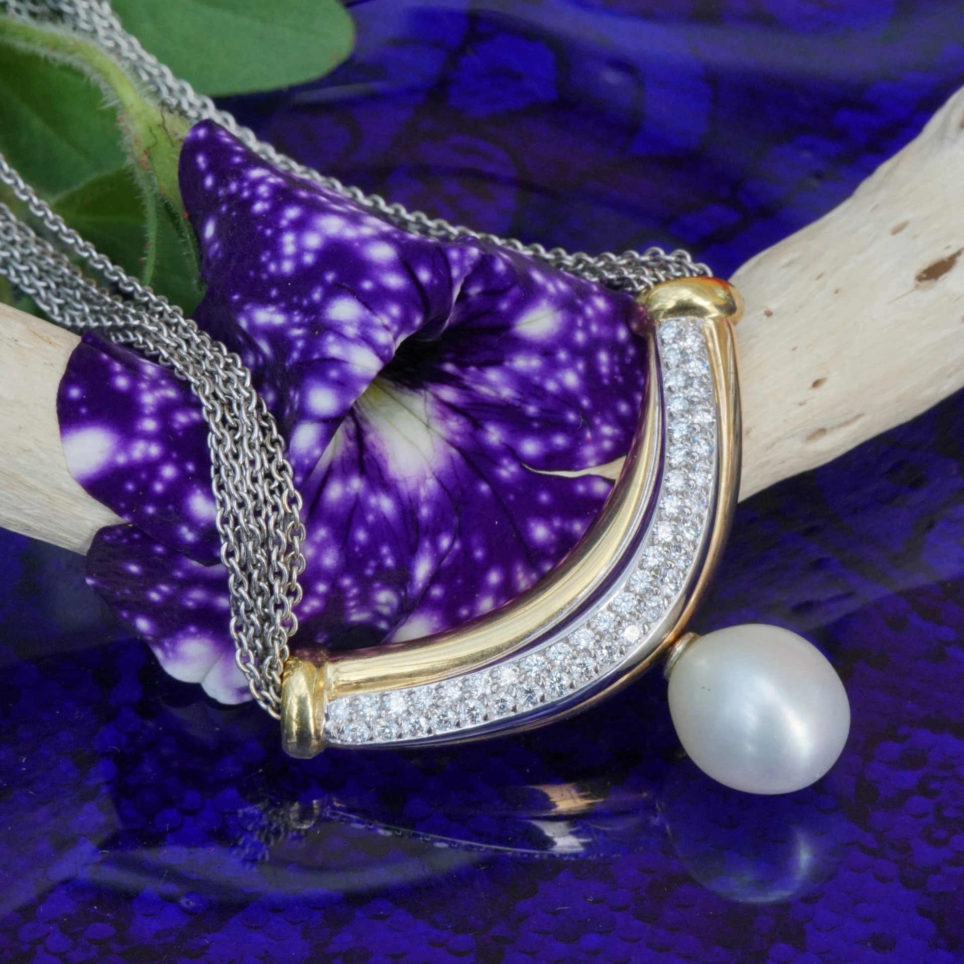 South Sea cultured Pearl Brilliant collar 585 white gold 0.86 ct TW IP.... Grace