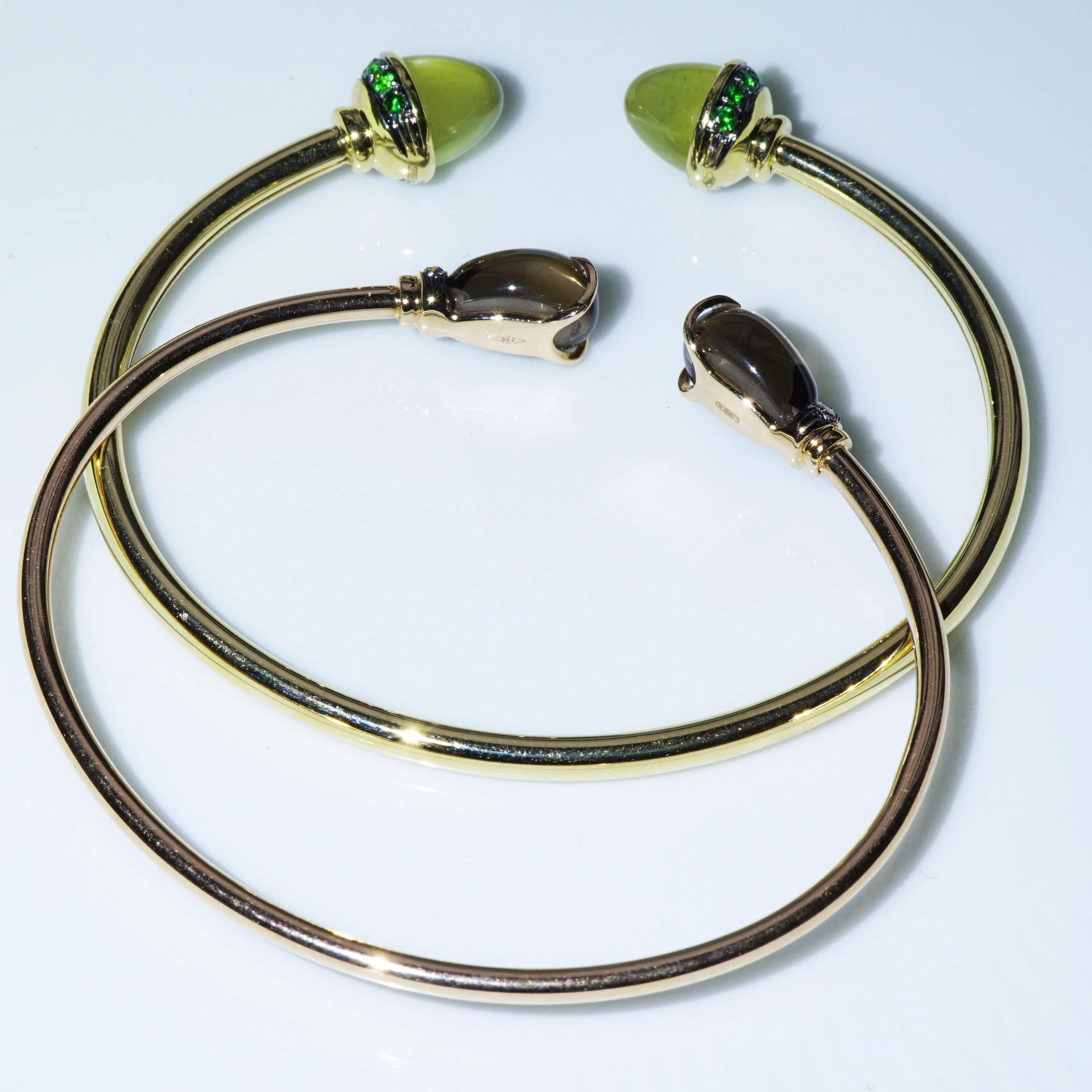 Peridot Tsavorith 18 kt Yellowgold 6.86 ct ...what a combination!