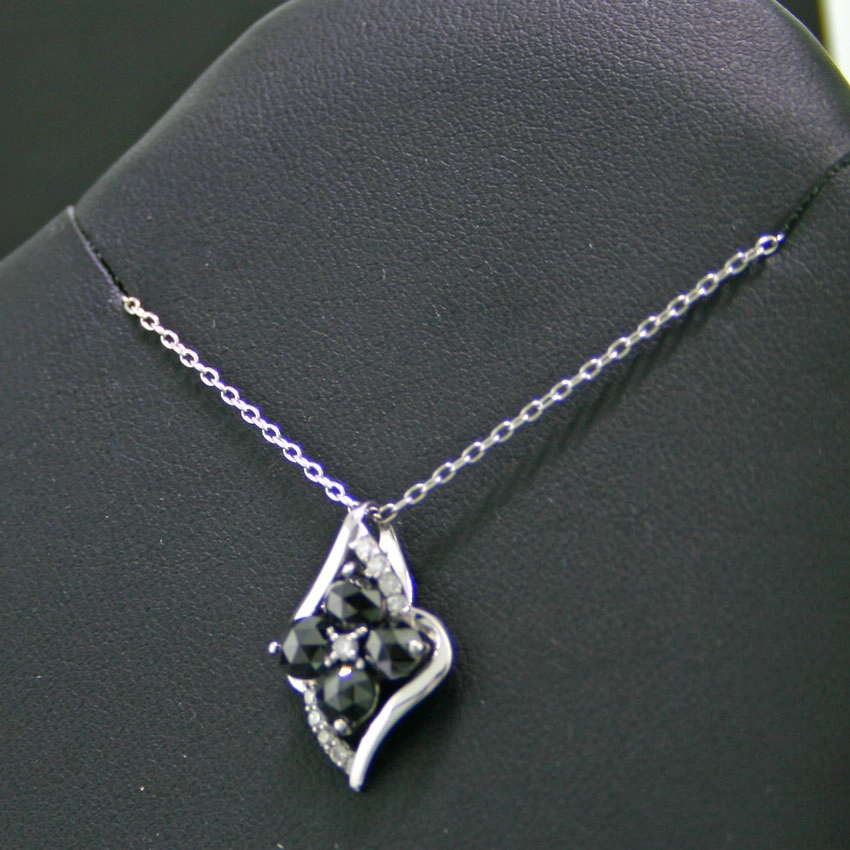 Brillant-Anhänger m. Kette, 750/-WG.
