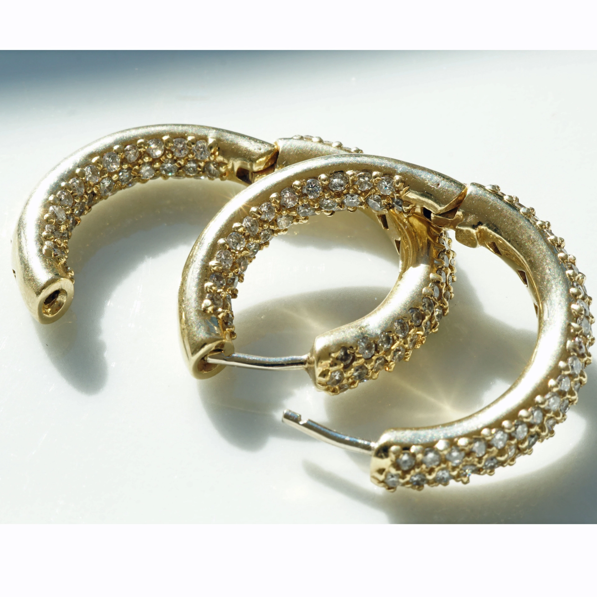 XXL Creoles with 190 Fullcut diamonds 3.80 ct..high, higher, highest