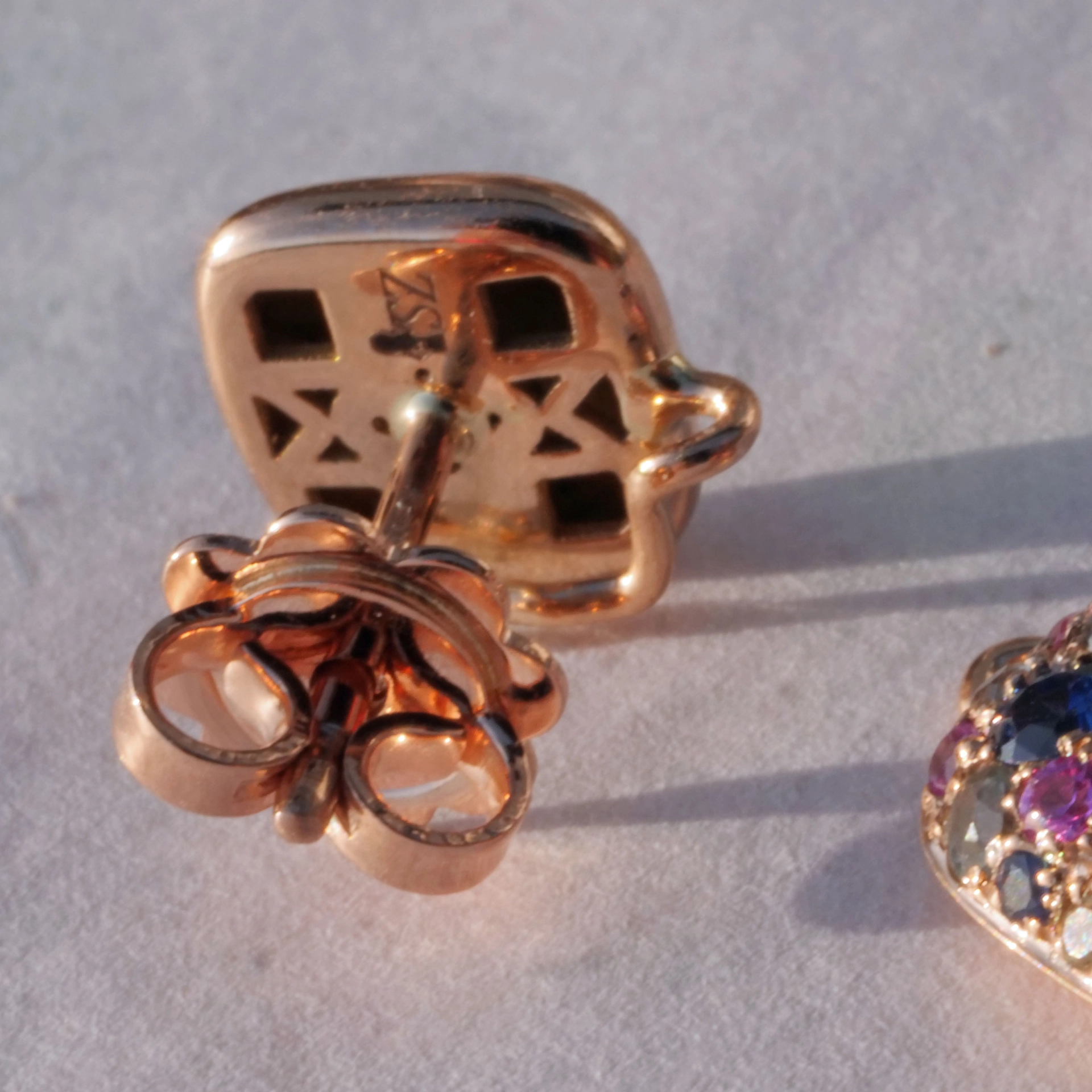Saphire Diamond Earrings...18 kt Rose Gold...wonderful Play with Colors