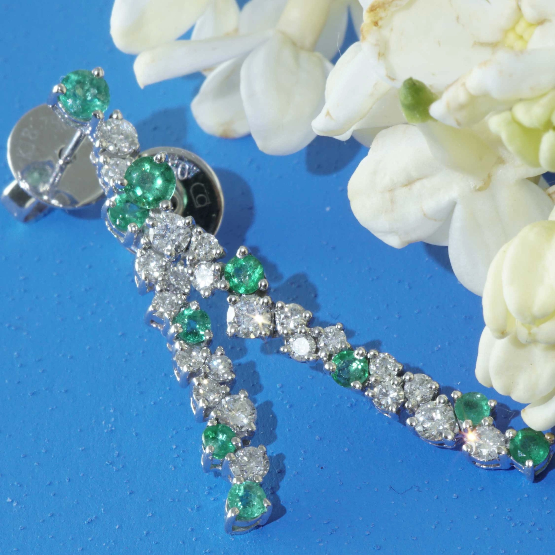 Emerald Brilliant Earrings 18 kt White Gold...for a glorious Appearance