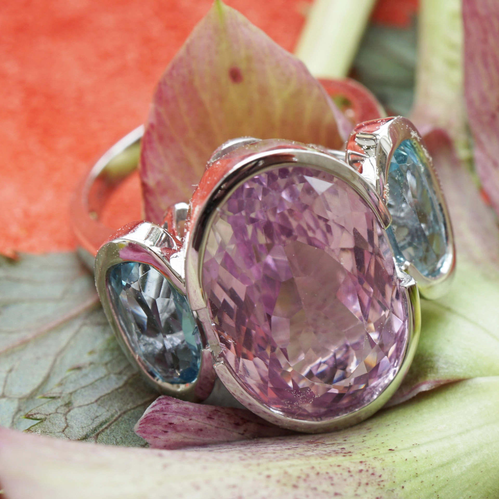 Kunzite Aquamarine Ring 11.76 ct 1.96 ct in 750 Whitegold Baby Colors