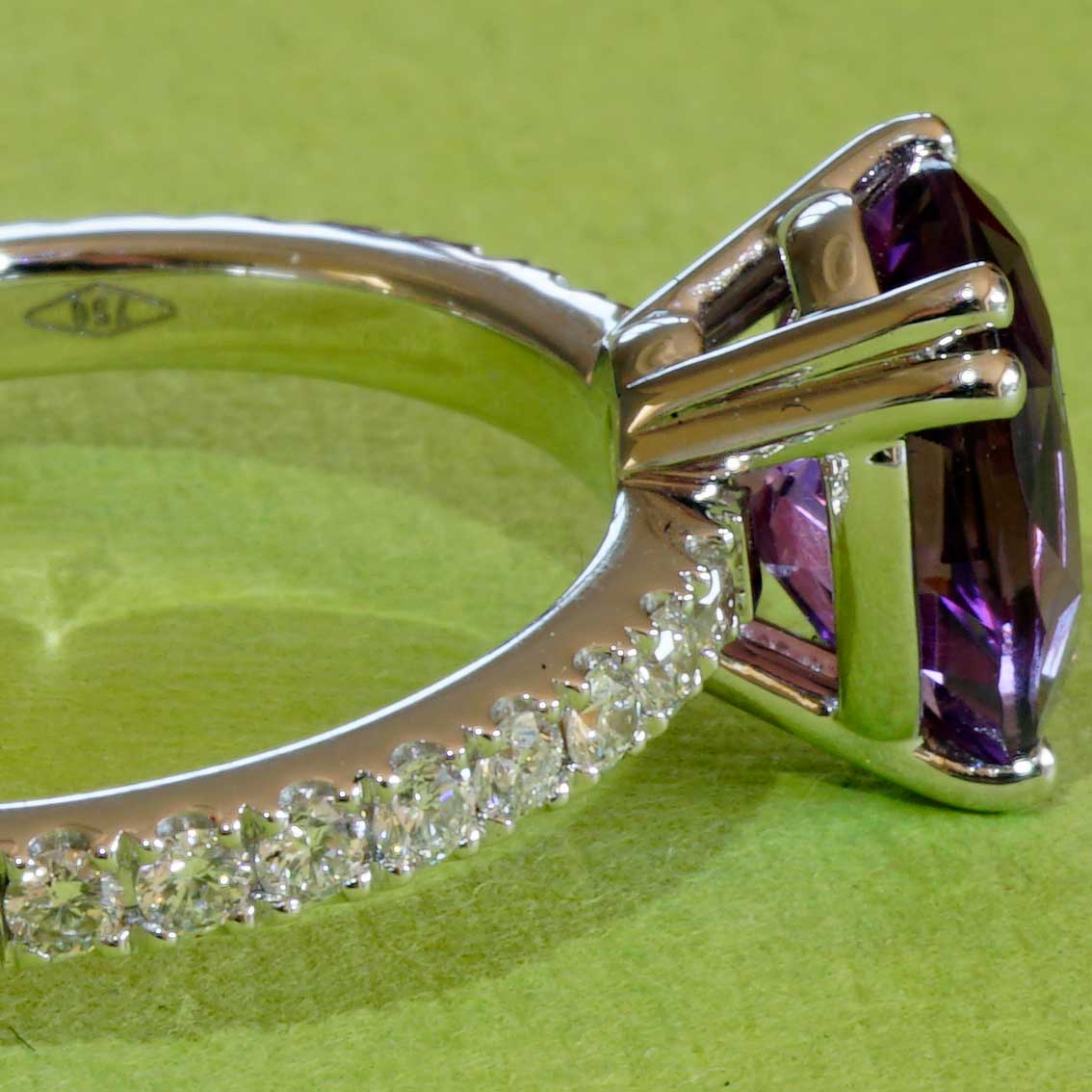 Yellow Saphire Brilliant Ring 18 kt White Gold 1.41 ct AAA+ very fine Jewellery