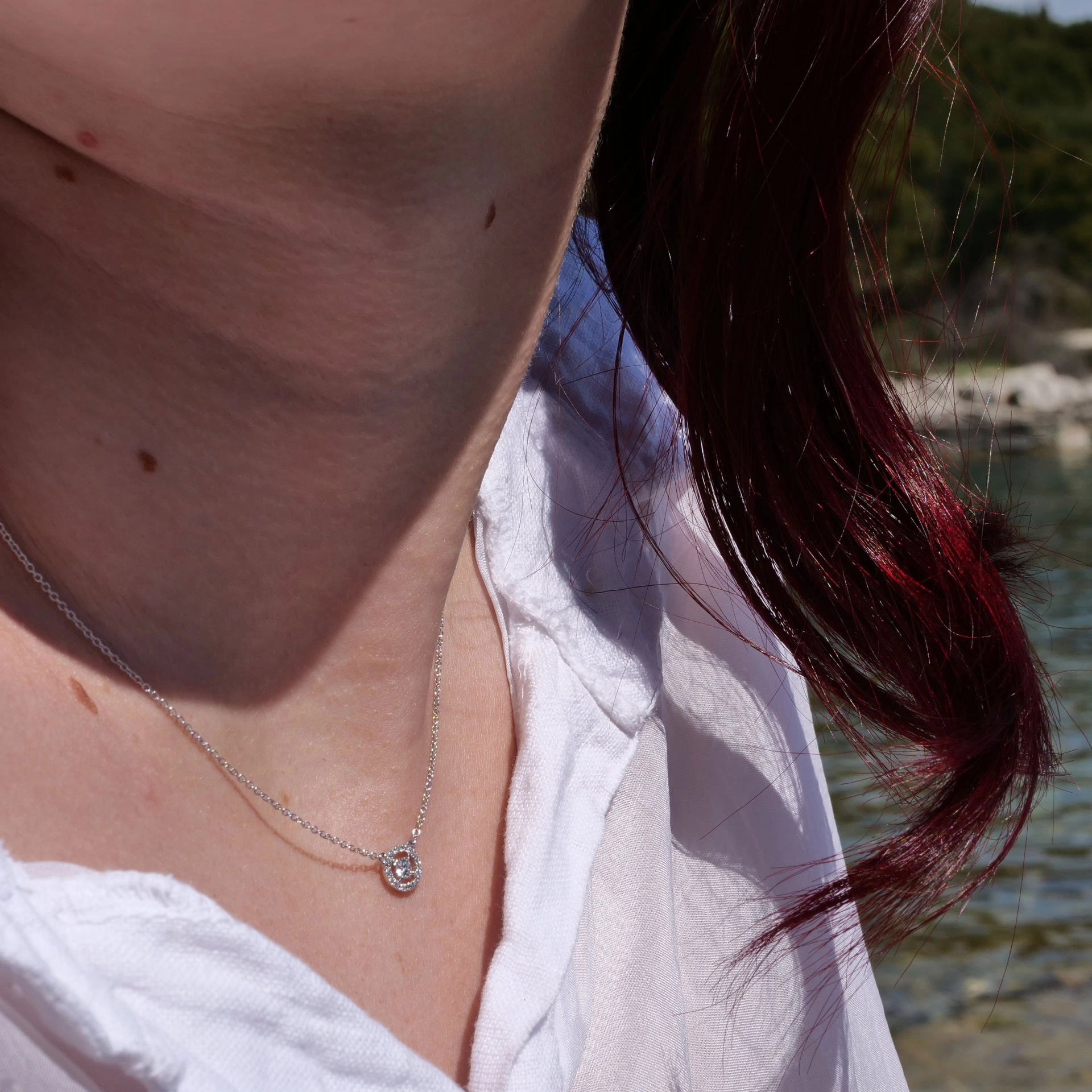 Brilliant Pendant with Chain 750 White Gold 0.10 ct in HALO look from traditional Goldsmiths