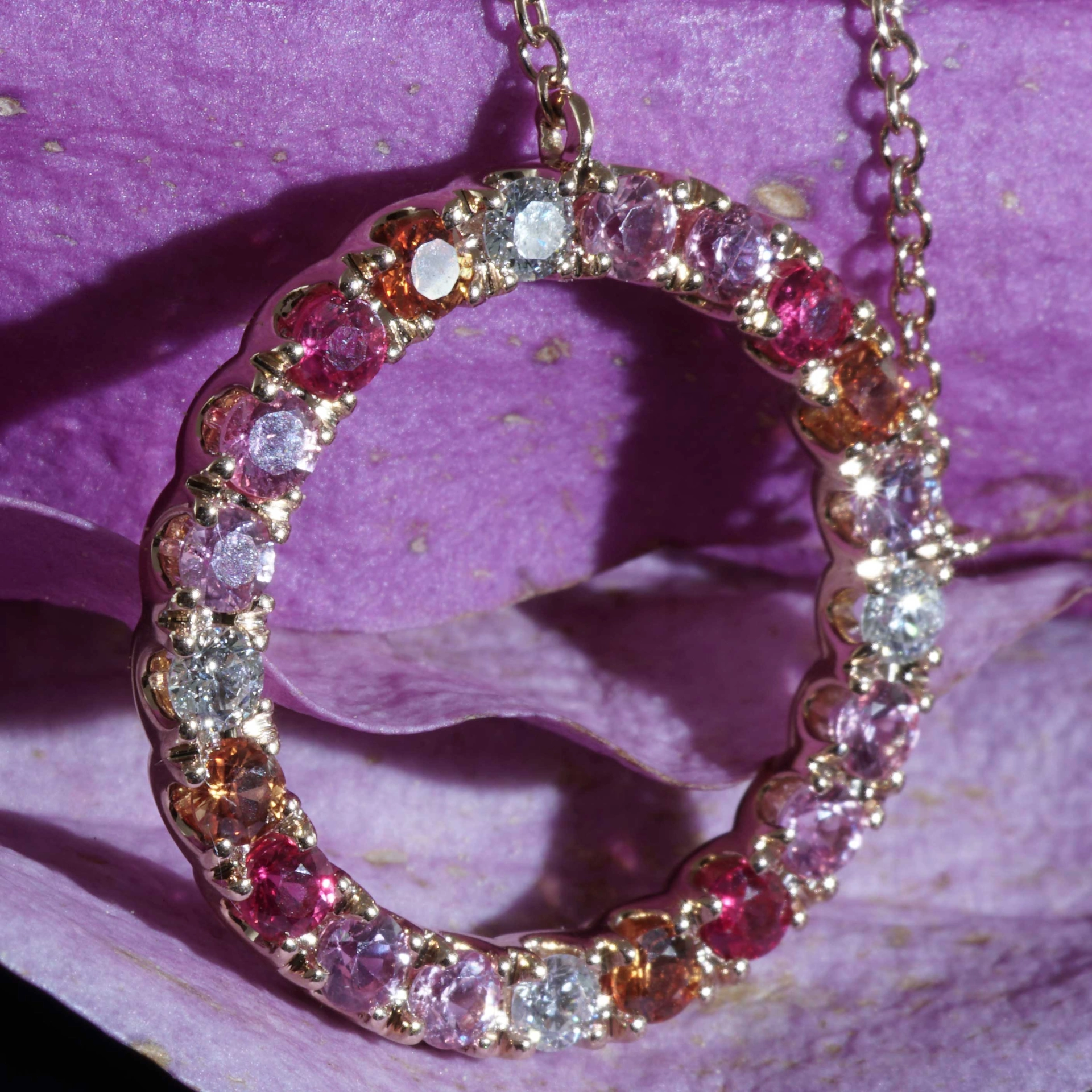 Saphire Brilliant Necklace 18 kt Rose Gold...stunning play of Colors