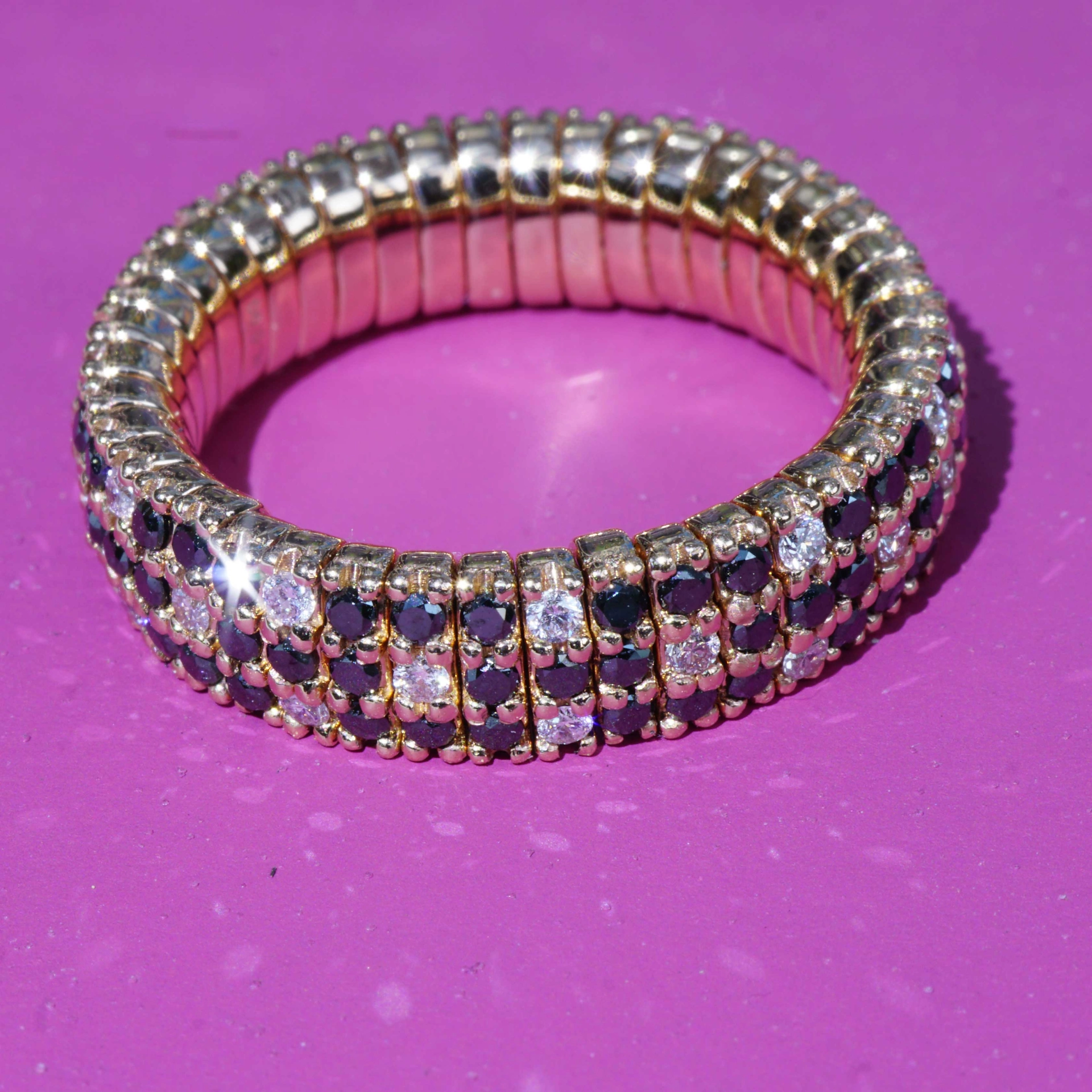 Brilliant Memory Ring Magic flexibel black-white 18 kt Rosegold..ingenious and simple