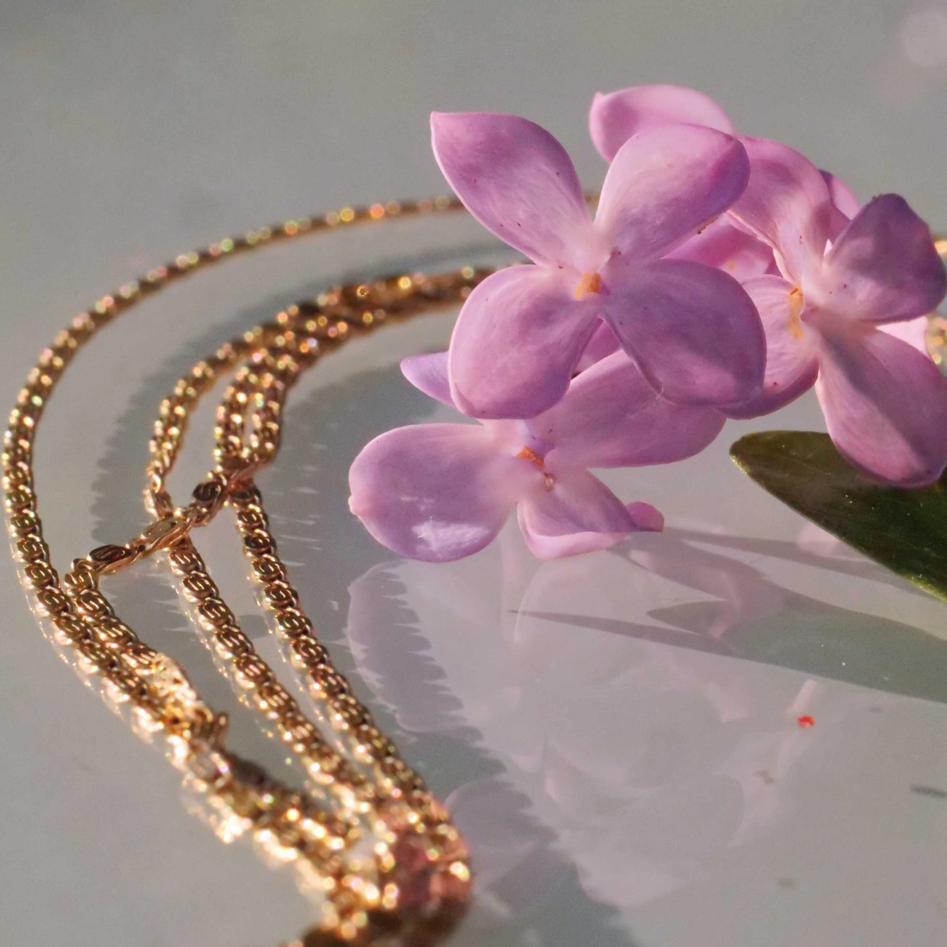 Delicate flat Curb Chain 14 kt Yellow Gold 10 Gramm 200 cm Lenght