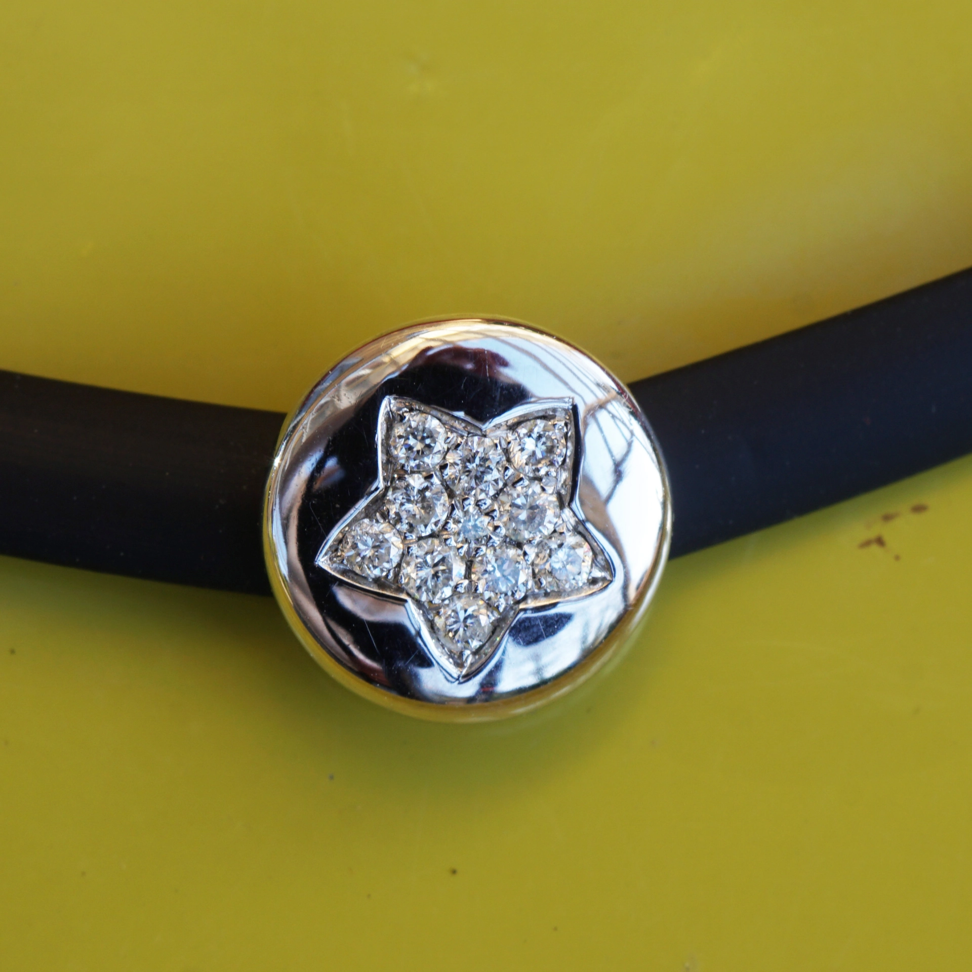 Diamond Choker Pendant with Silikon Chain......White and Black....modern Style