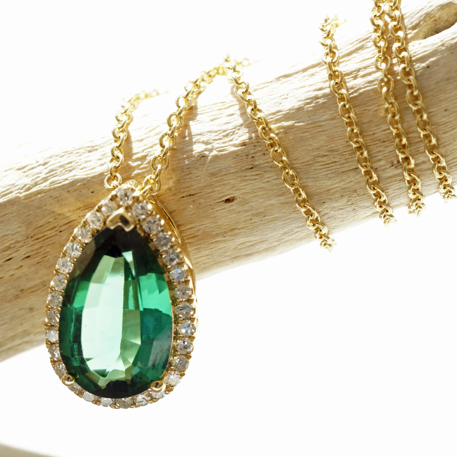 Turmalin Diamant Anhänger 2.28 ct 0.19 ct m. Kette AAA+, 750er Gelbgold, ...schöner geht nicht